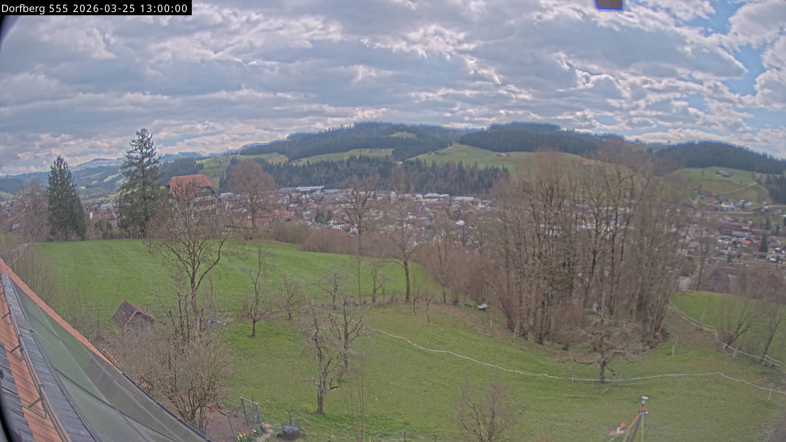 Webcam-Bild: Aussicht vom Dorfberg in Langnau 20260325-130000