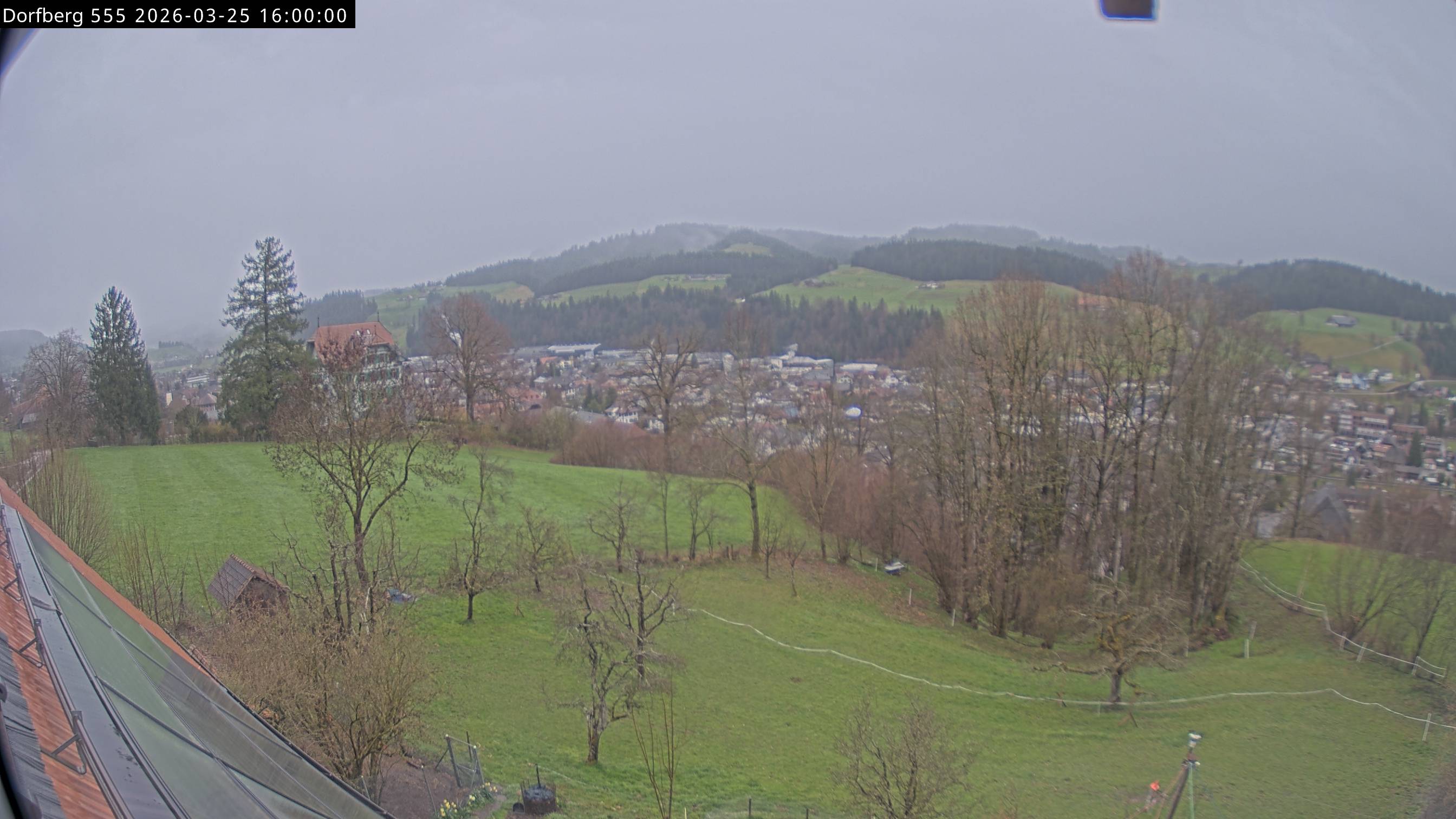 Webcam-Bild: Aussicht vom Dorfberg in Langnau 20260325-160000