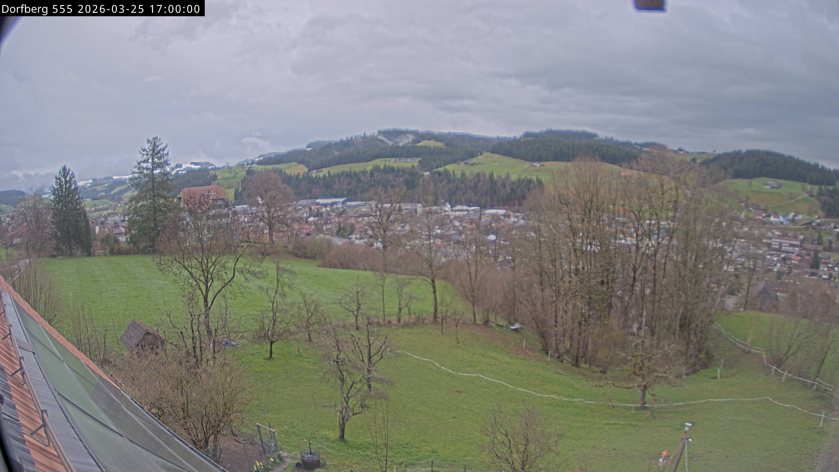 Webcam-Bild: Aussicht vom Dorfberg in Langnau 20260325-170000