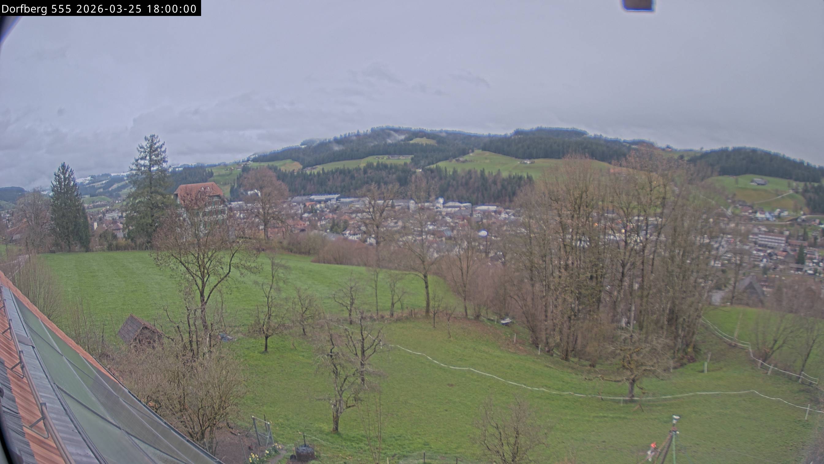 Webcam-Bild: Aussicht vom Dorfberg in Langnau 20260325-180000