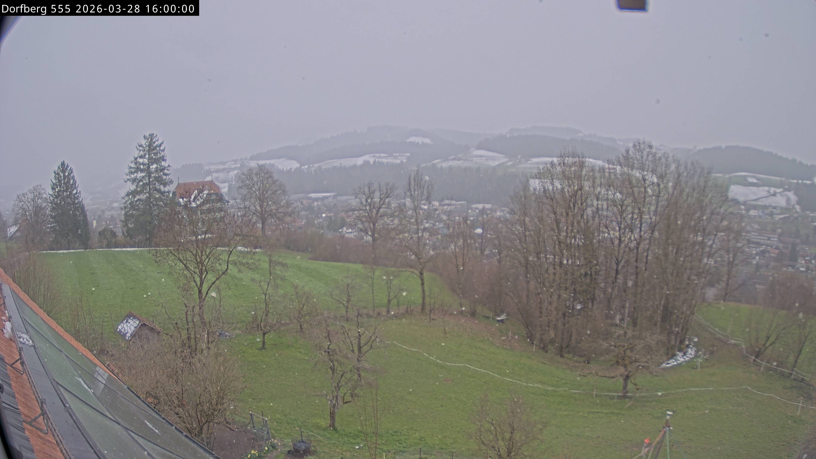 Webcam-Bild: Aussicht vom Dorfberg in Langnau 20260328-160000
