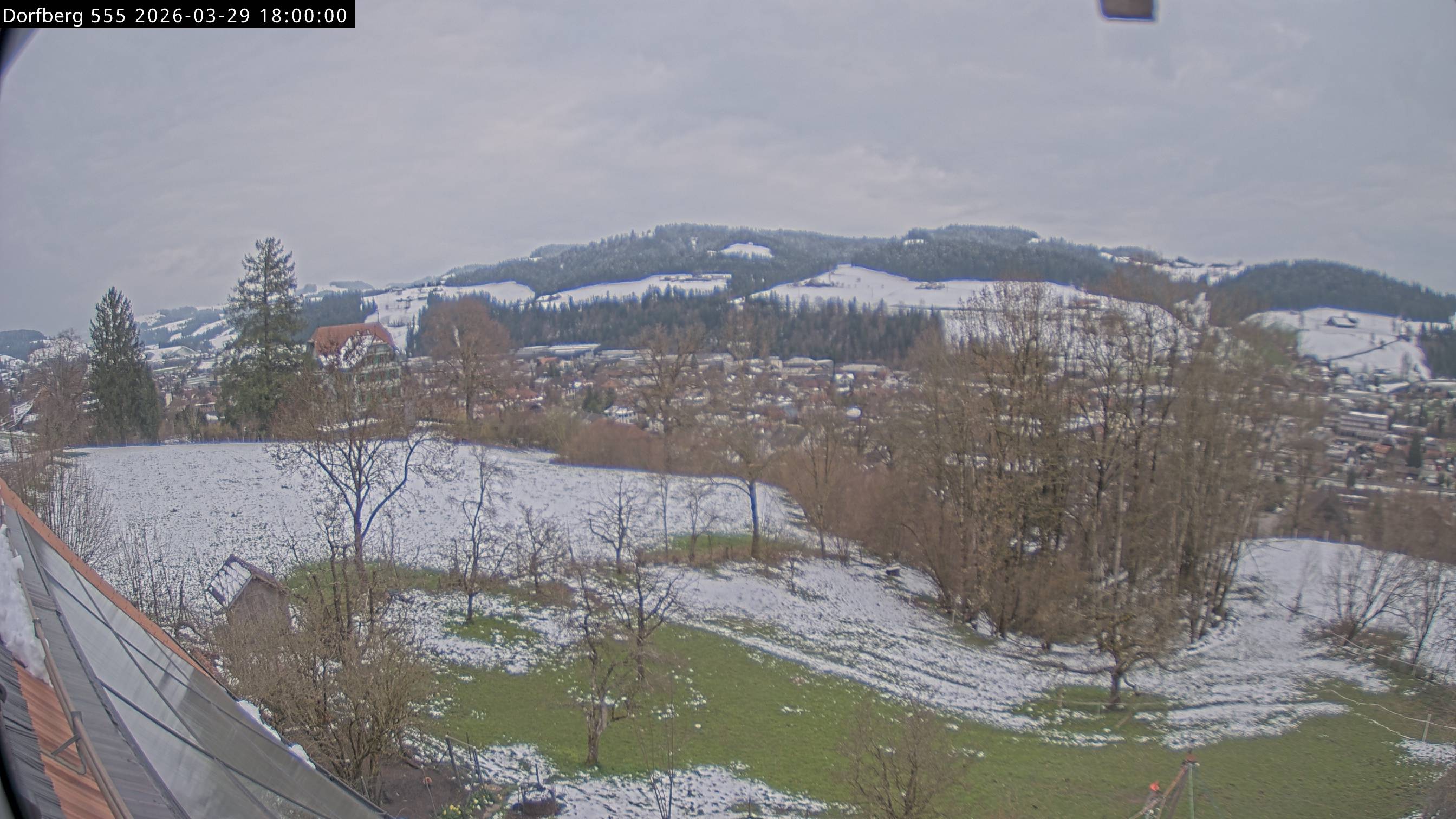 Webcam-Bild: Aussicht vom Dorfberg in Langnau 20260329-180000