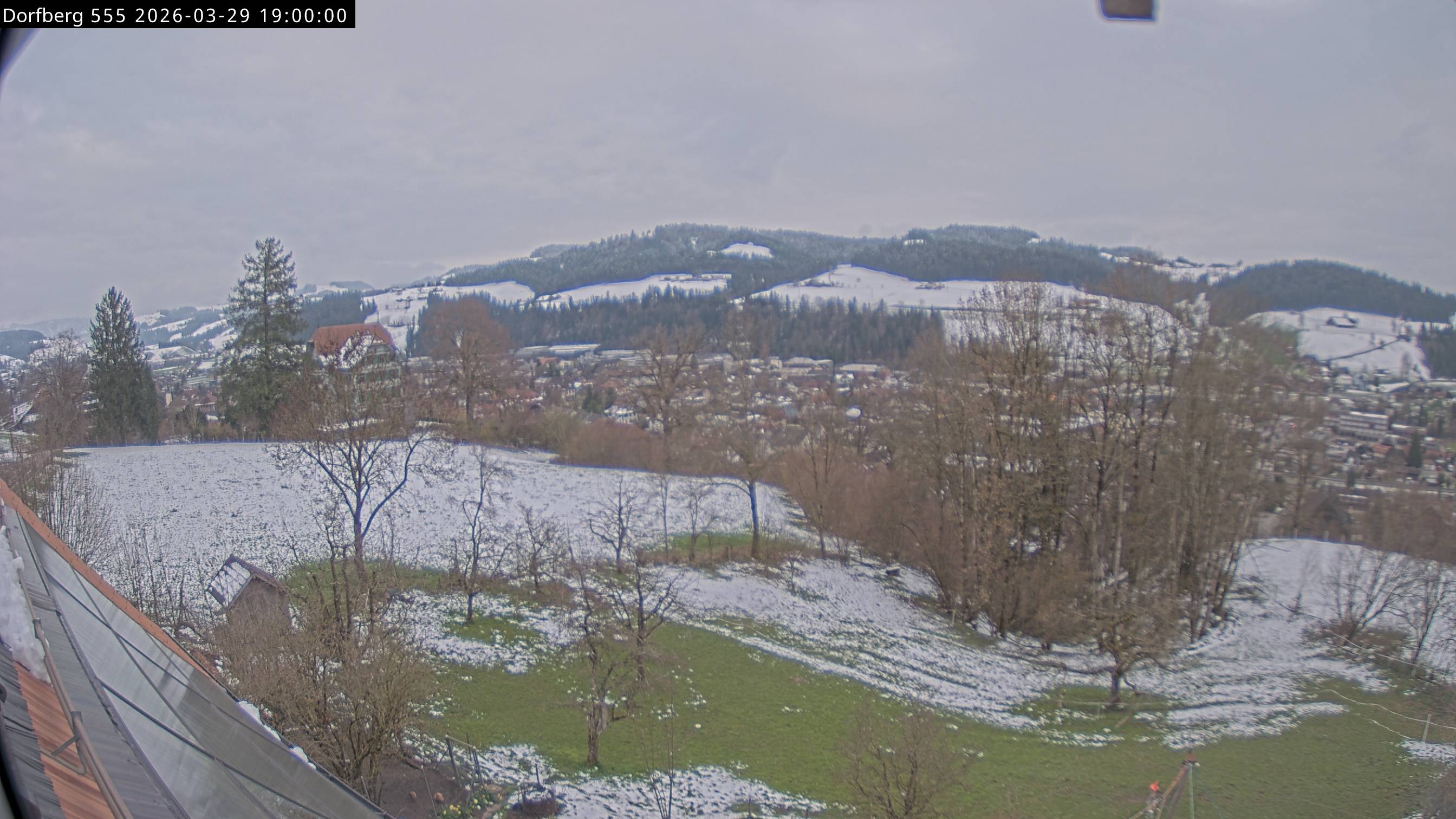 Webcam-Bild: Aussicht vom Dorfberg in Langnau 20260329-190000