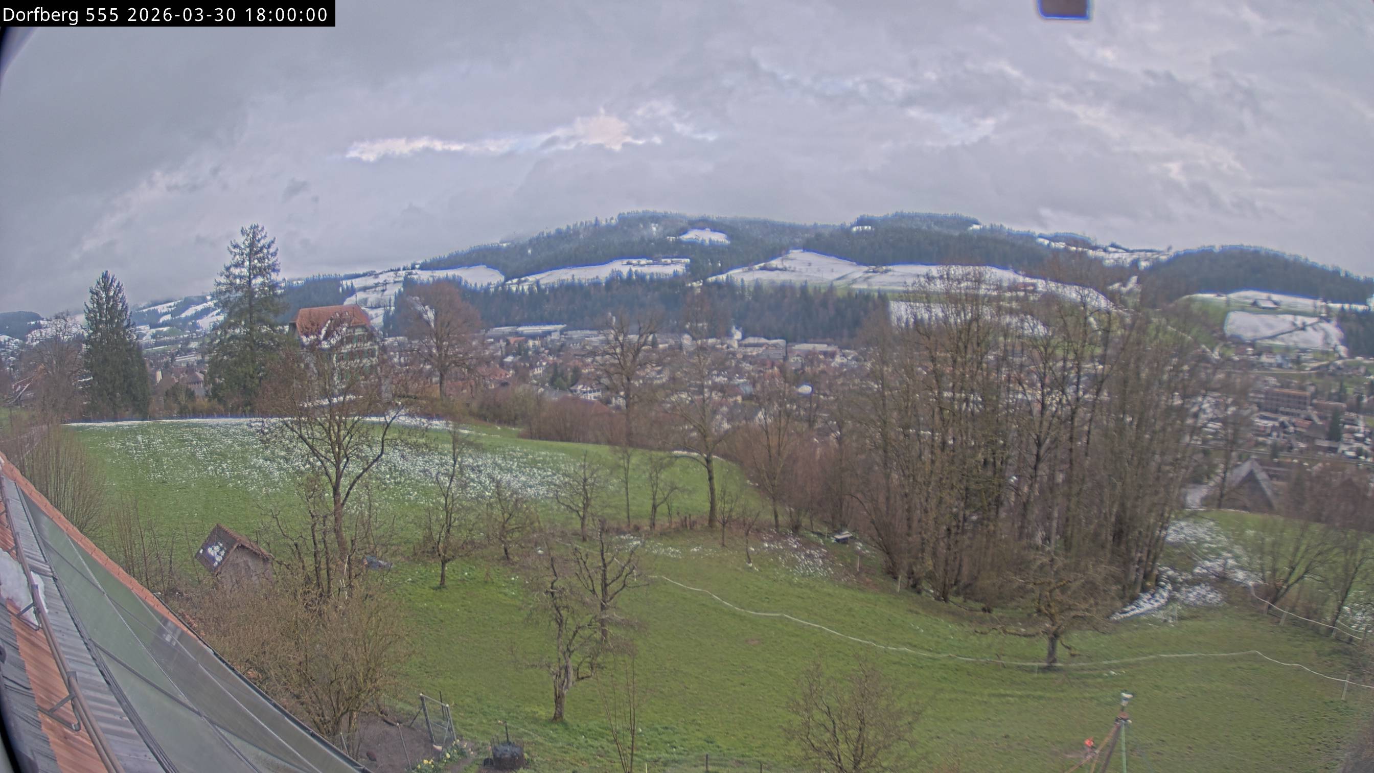 Webcam-Bild: Aussicht vom Dorfberg in Langnau 20260330-180000