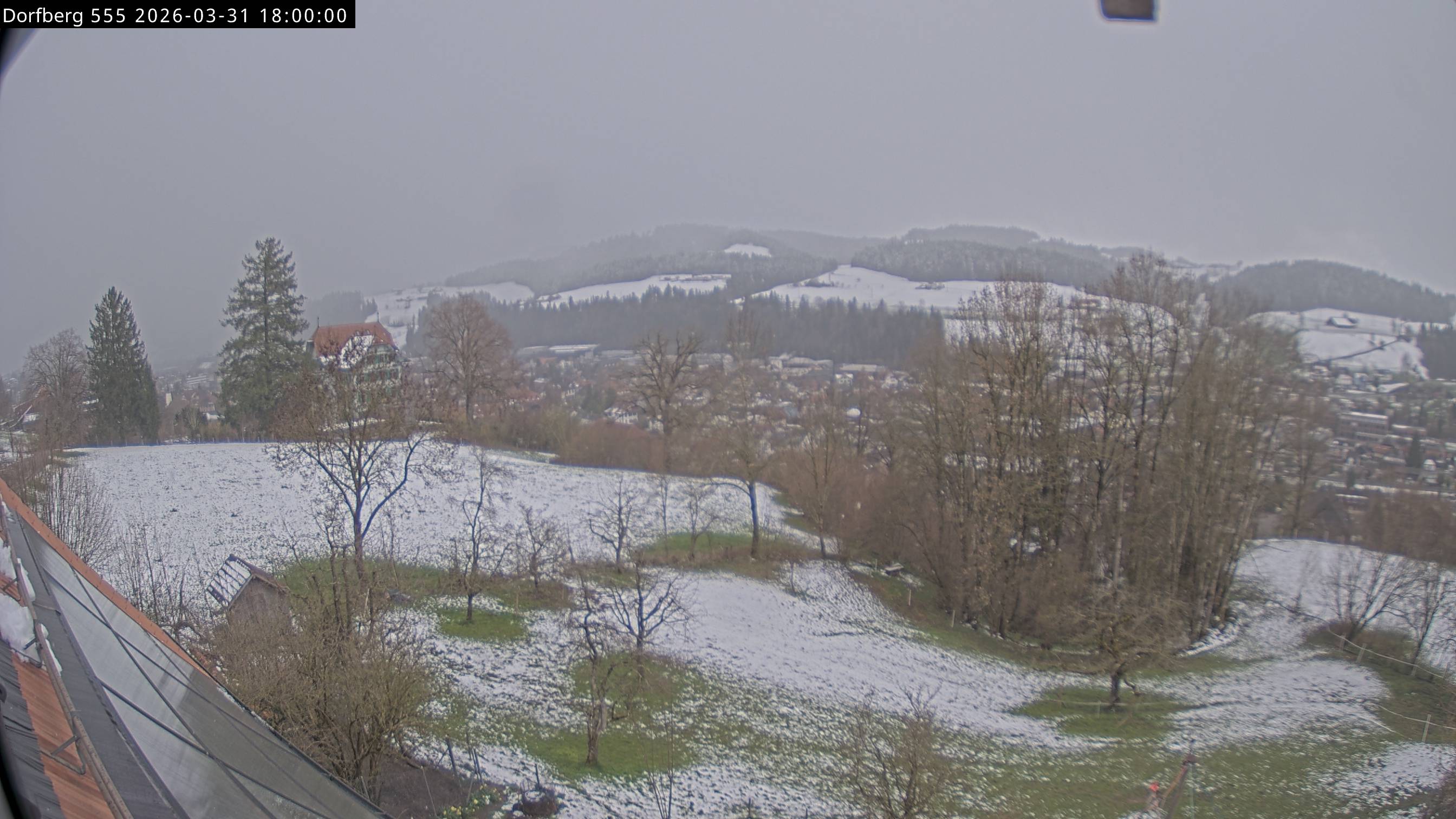 Webcam-Bild: Aussicht vom Dorfberg in Langnau 20260331-180000