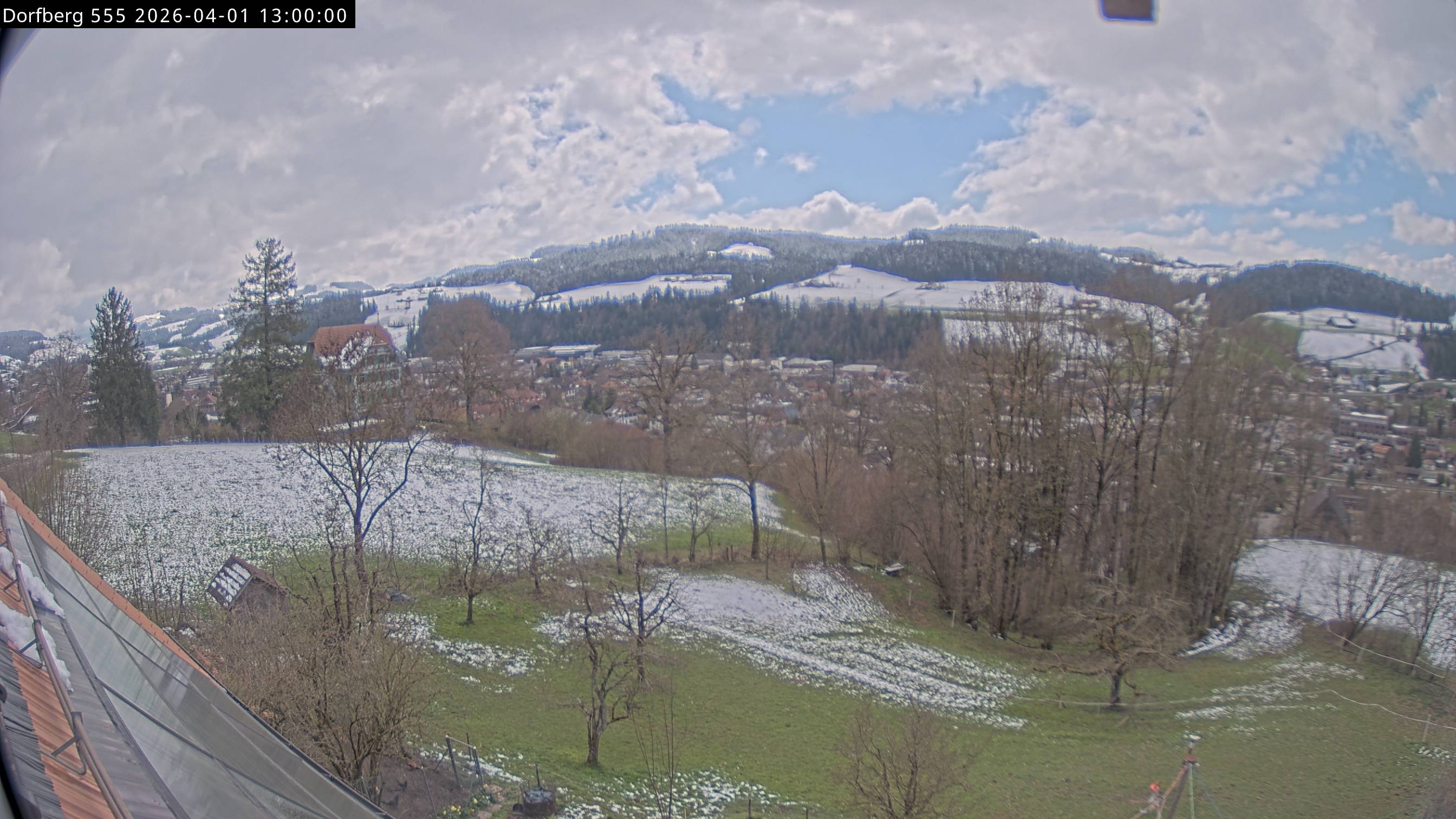 Webcam-Bild: Aussicht vom Dorfberg in Langnau 20260401-130000
