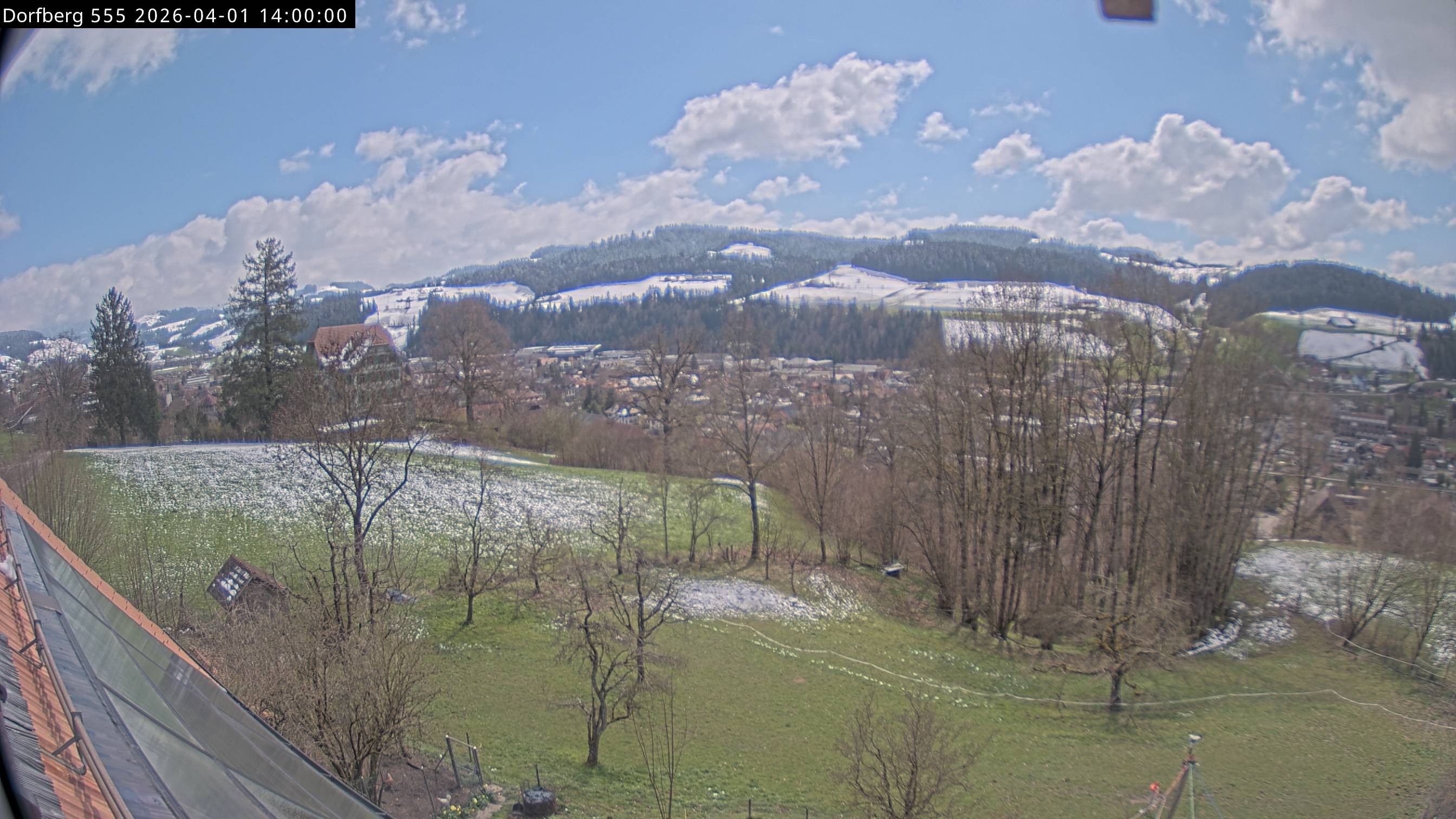 Webcam-Bild: Aussicht vom Dorfberg in Langnau 20260401-140000