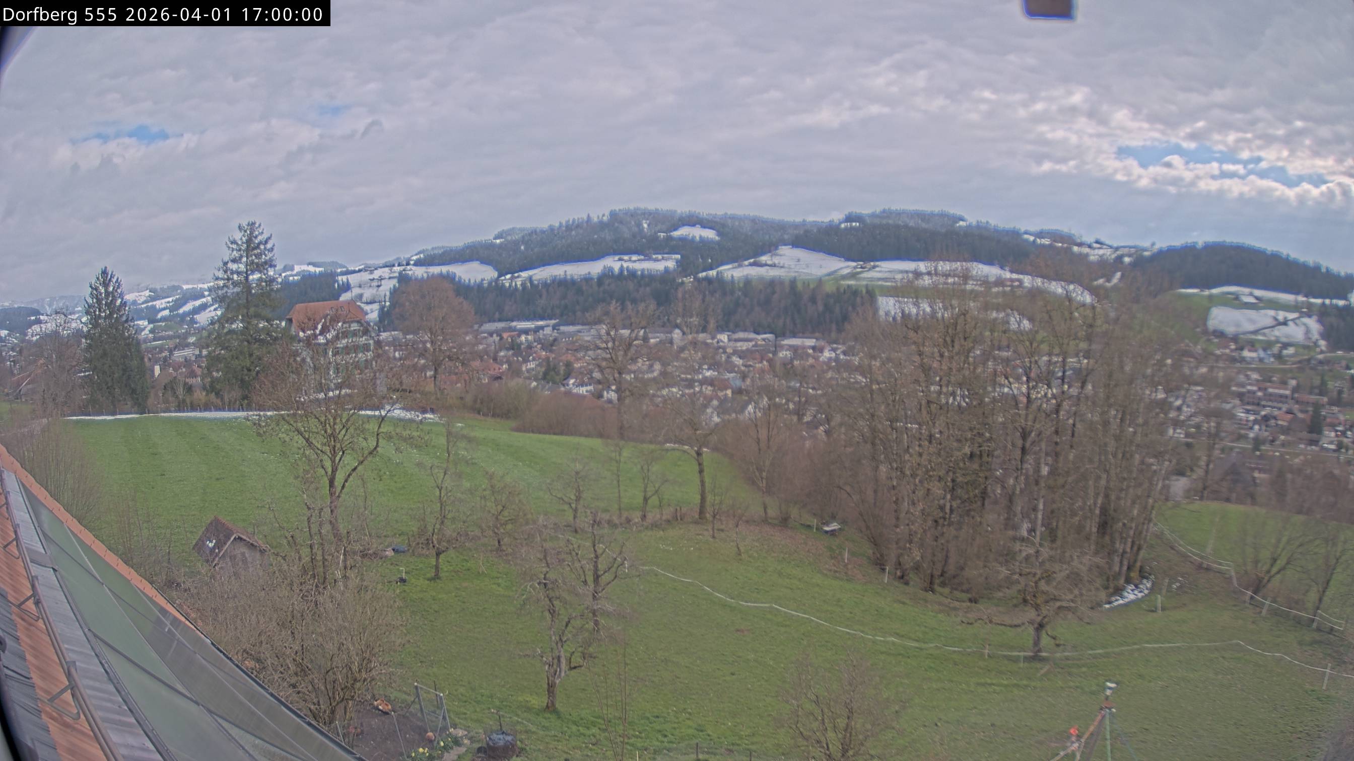 Webcam-Bild: Aussicht vom Dorfberg in Langnau 20260401-170000
