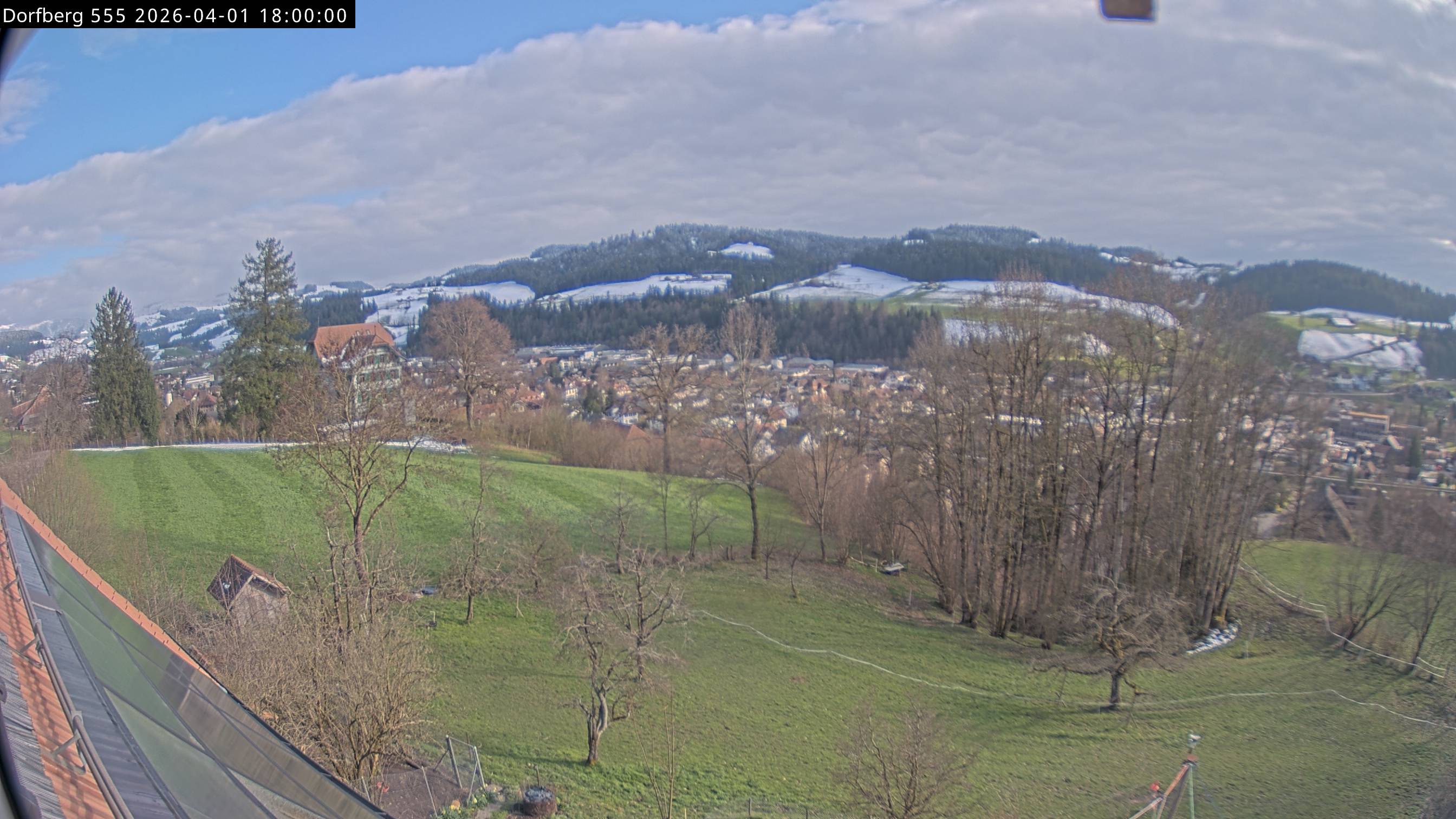 Webcam-Bild: Aussicht vom Dorfberg in Langnau 20260401-180000