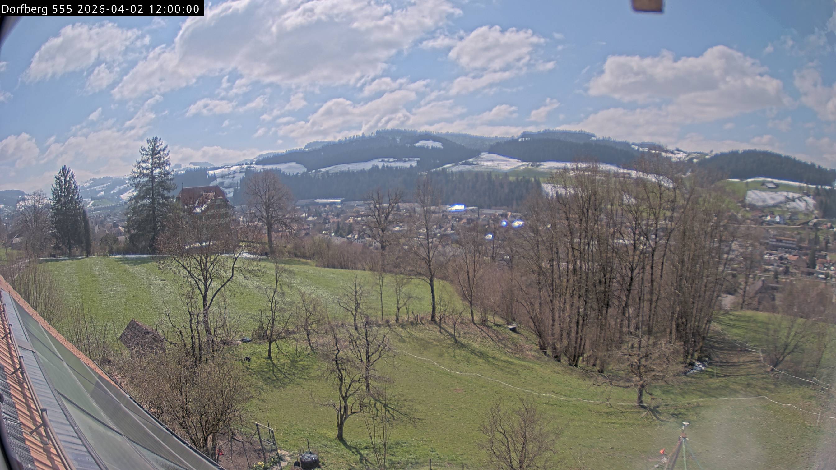 Webcam-Bild: Aussicht vom Dorfberg in Langnau 20260402-120000