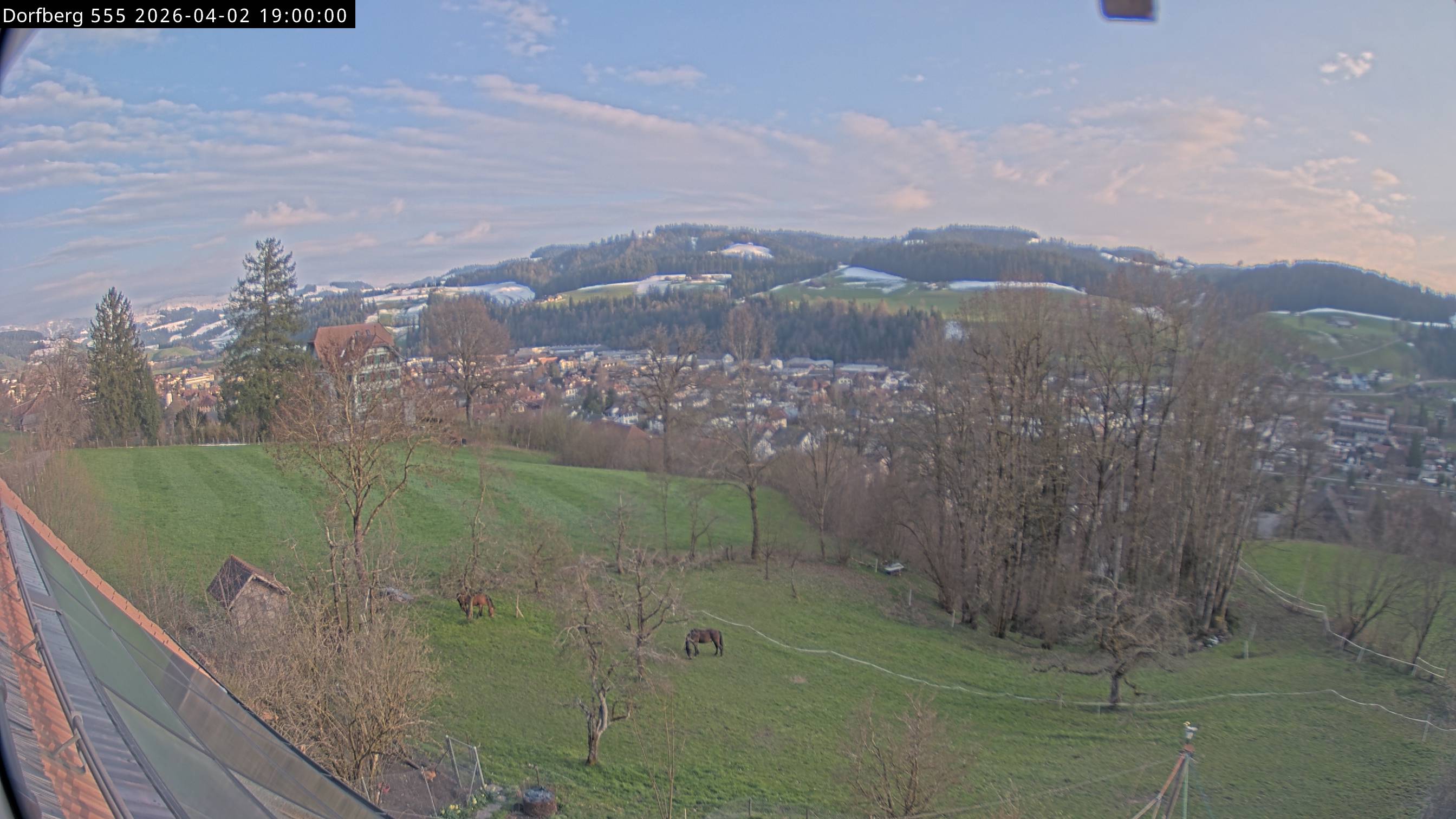Webcam-Bild: Aussicht vom Dorfberg in Langnau 20260402-190000