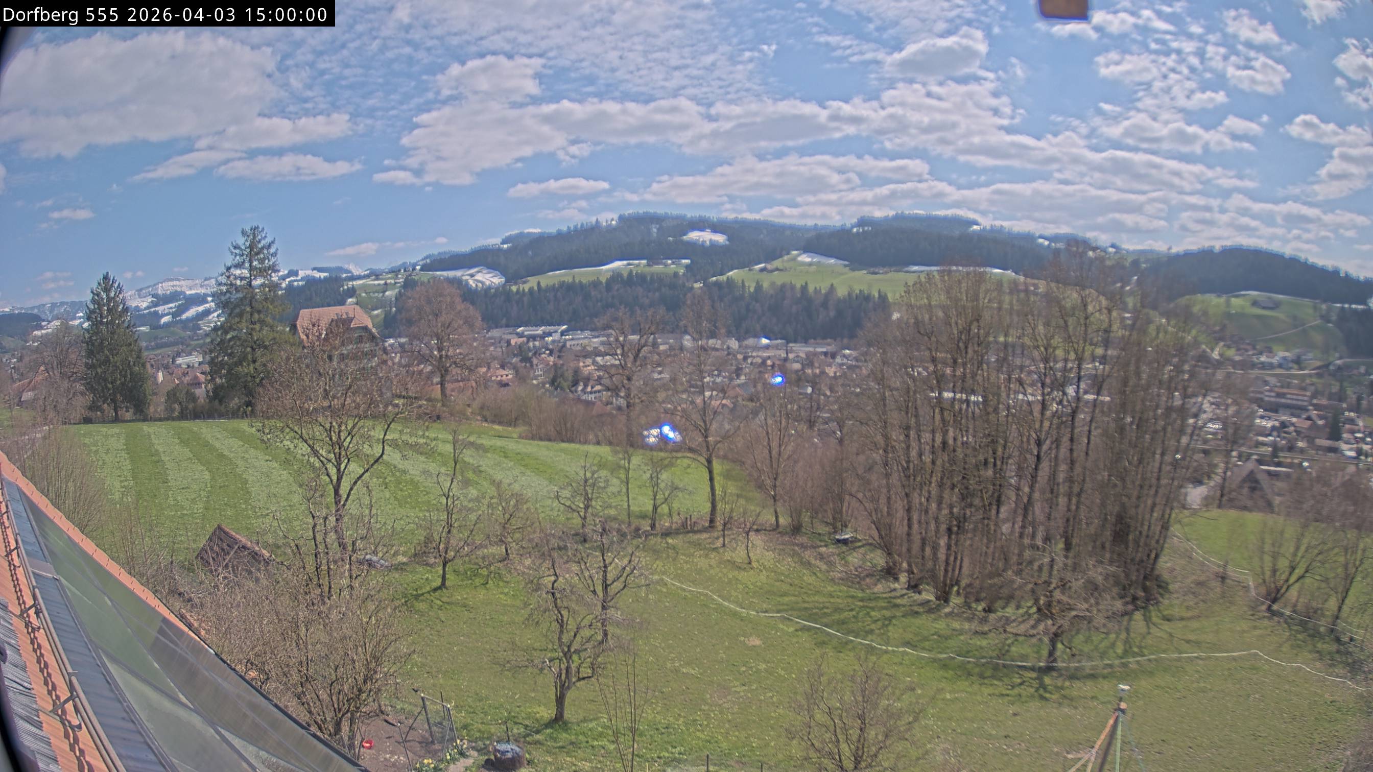 Webcam-Bild: Aussicht vom Dorfberg in Langnau 20260403-150000