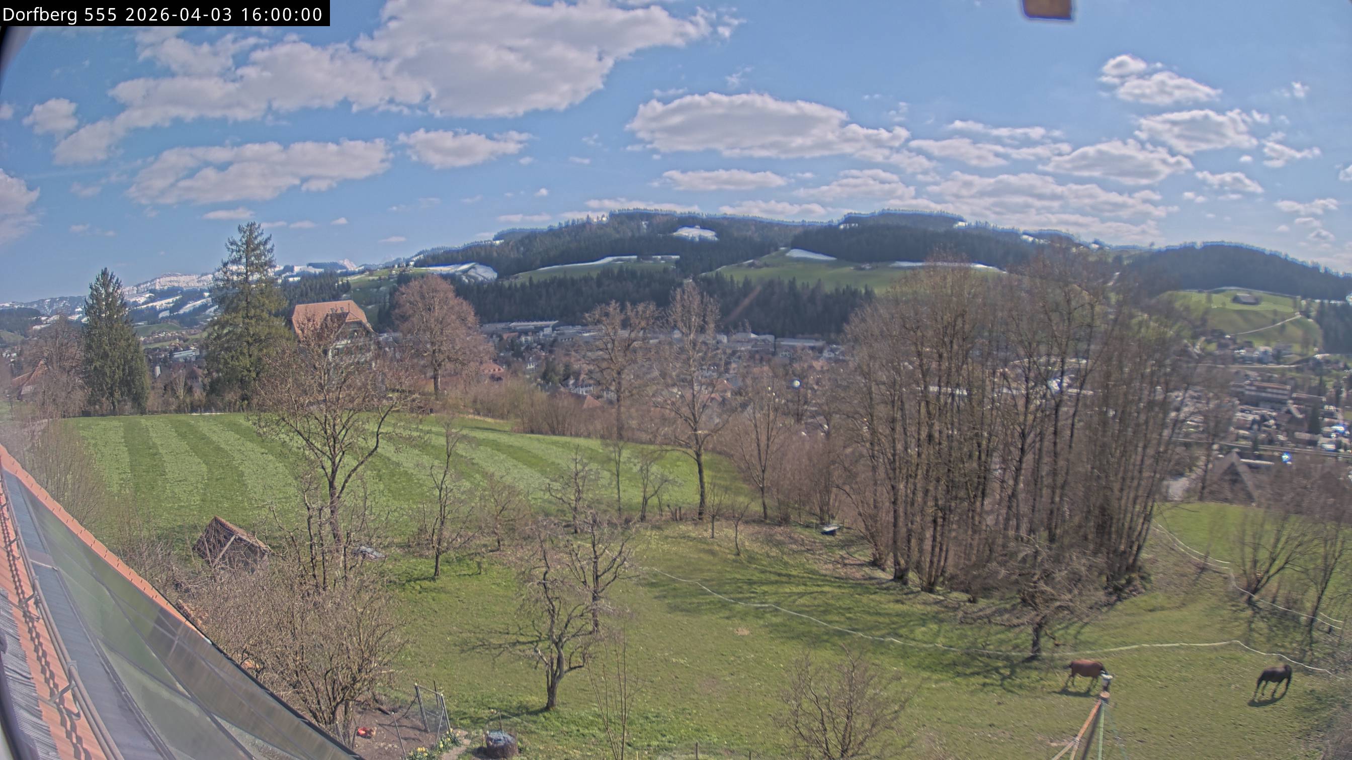 Webcam-Bild: Aussicht vom Dorfberg in Langnau 20260403-160000