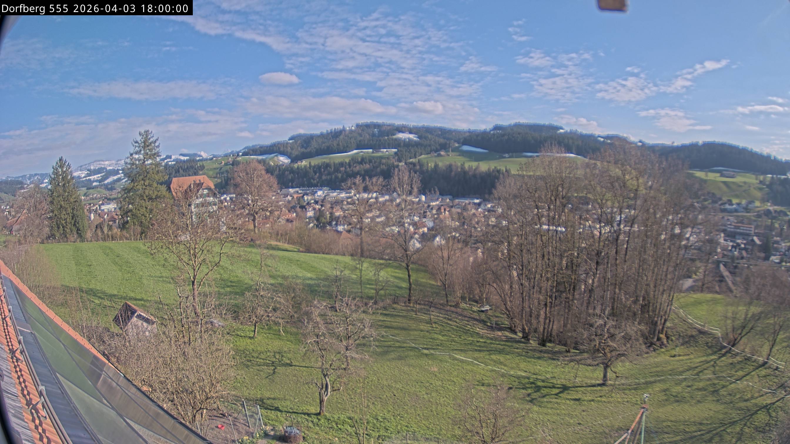 Webcam-Bild: Aussicht vom Dorfberg in Langnau 20260403-180000