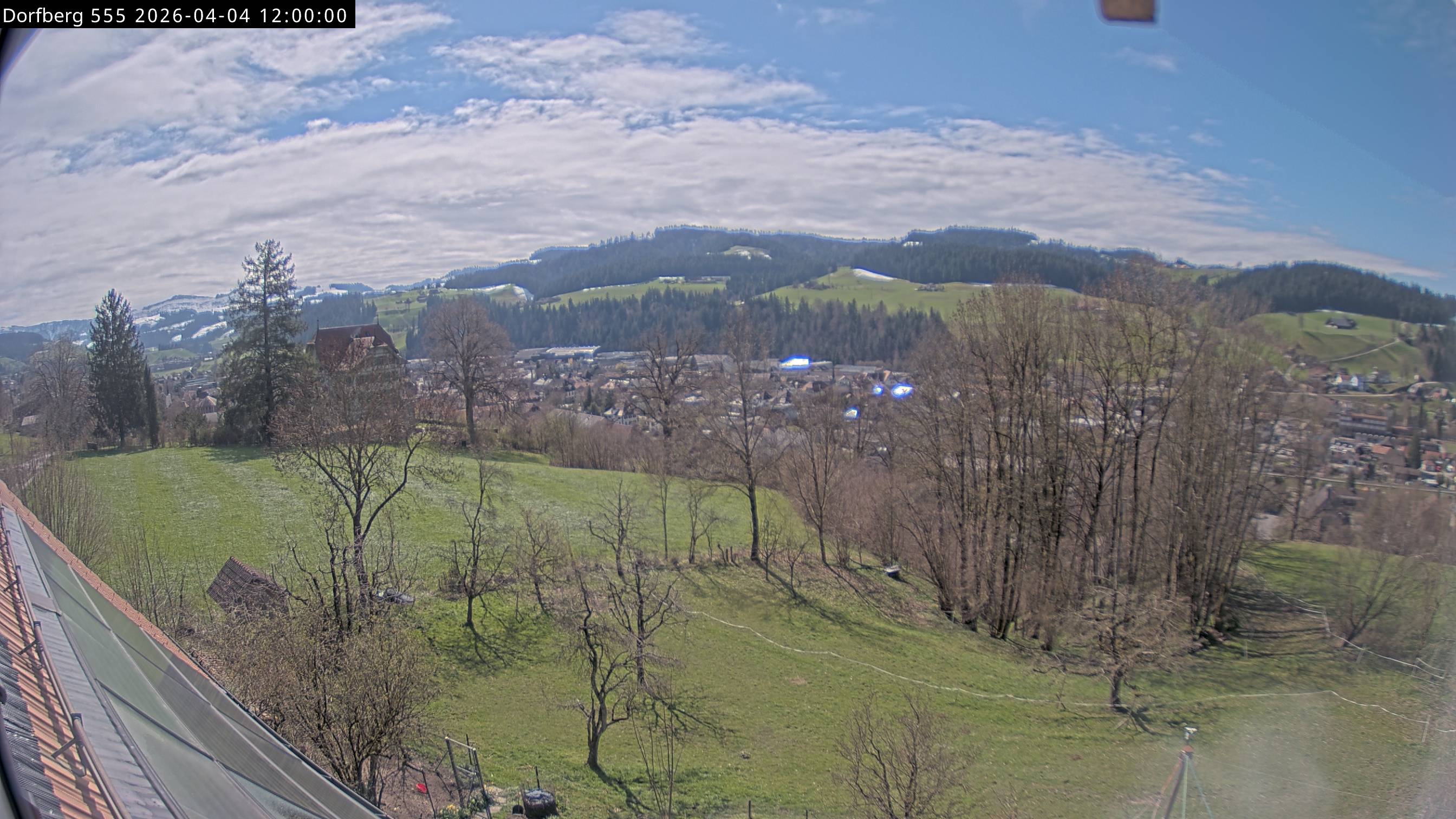 Webcam-Bild: Aussicht vom Dorfberg in Langnau 20260404-120000