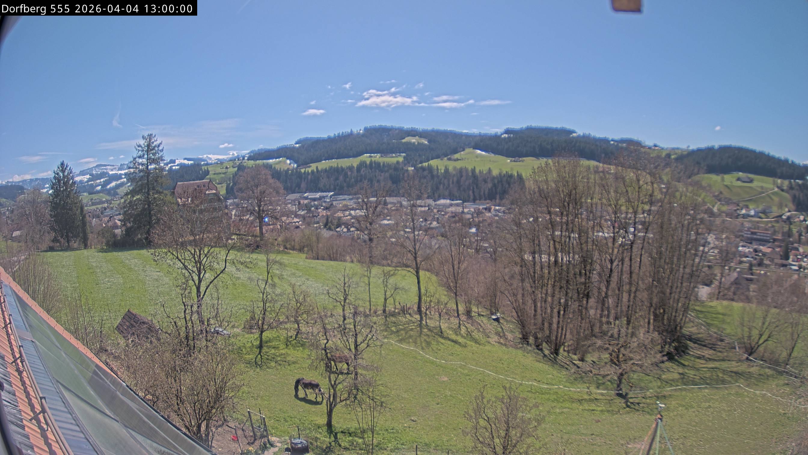 Webcam-Bild: Aussicht vom Dorfberg in Langnau 20260404-130000