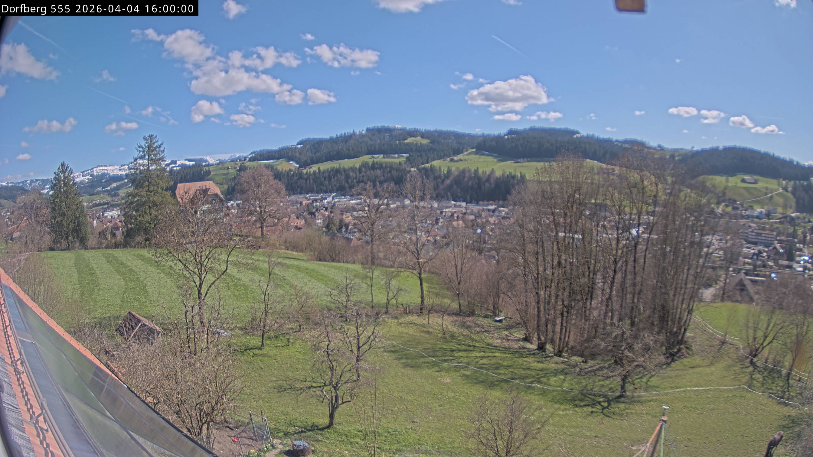 Webcam-Bild: Aussicht vom Dorfberg in Langnau 20260404-160000