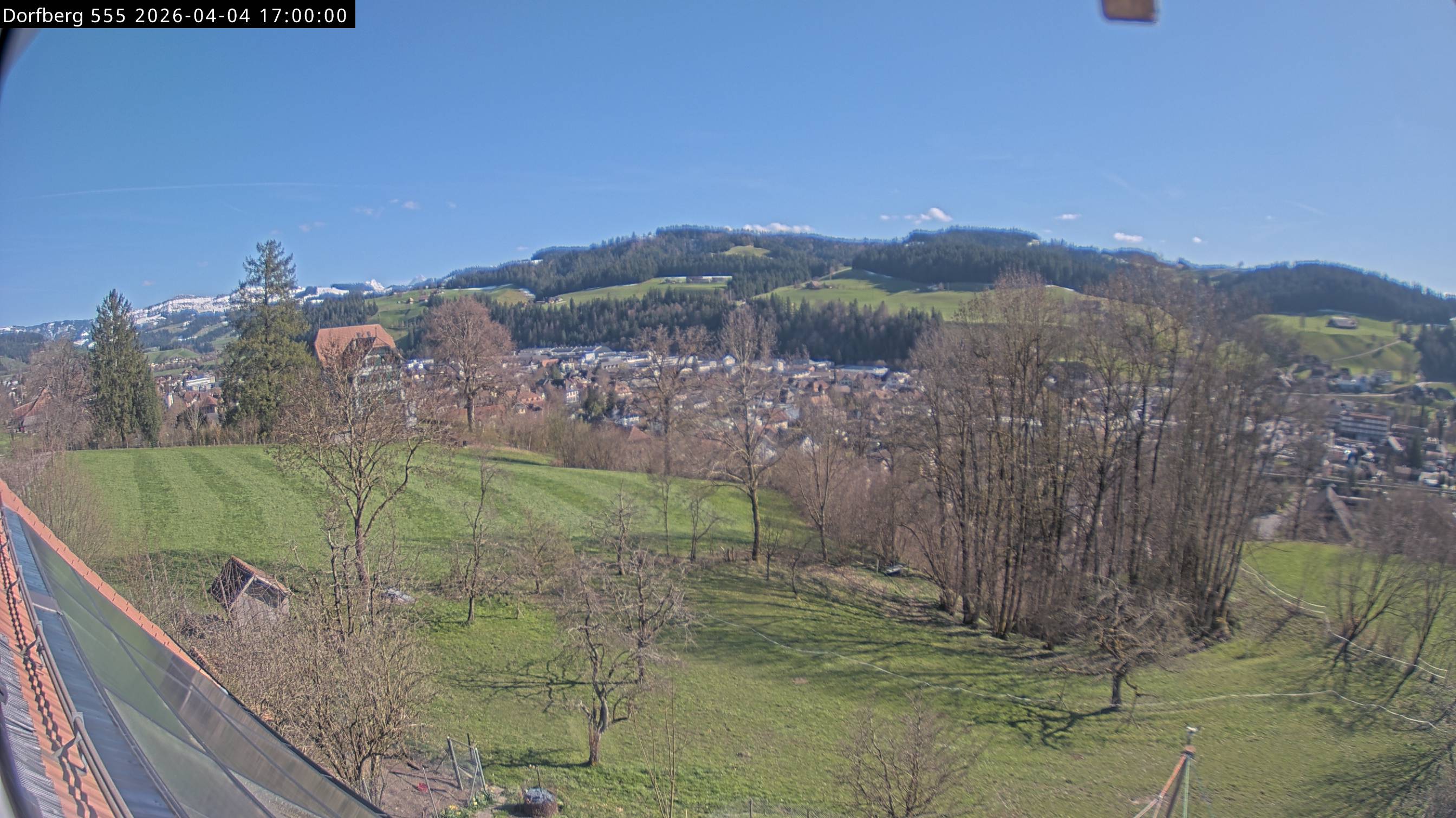 Webcam-Bild: Aussicht vom Dorfberg in Langnau 20260404-170000