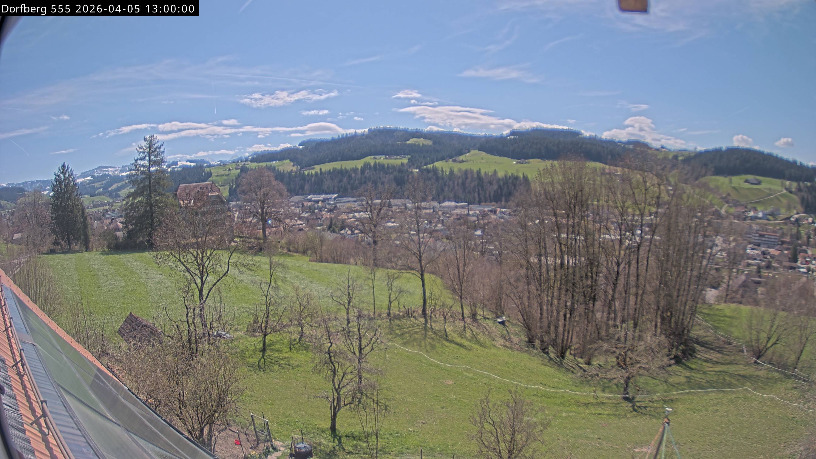 Webcam-Bild: Aussicht vom Dorfberg in Langnau 20260405-130000