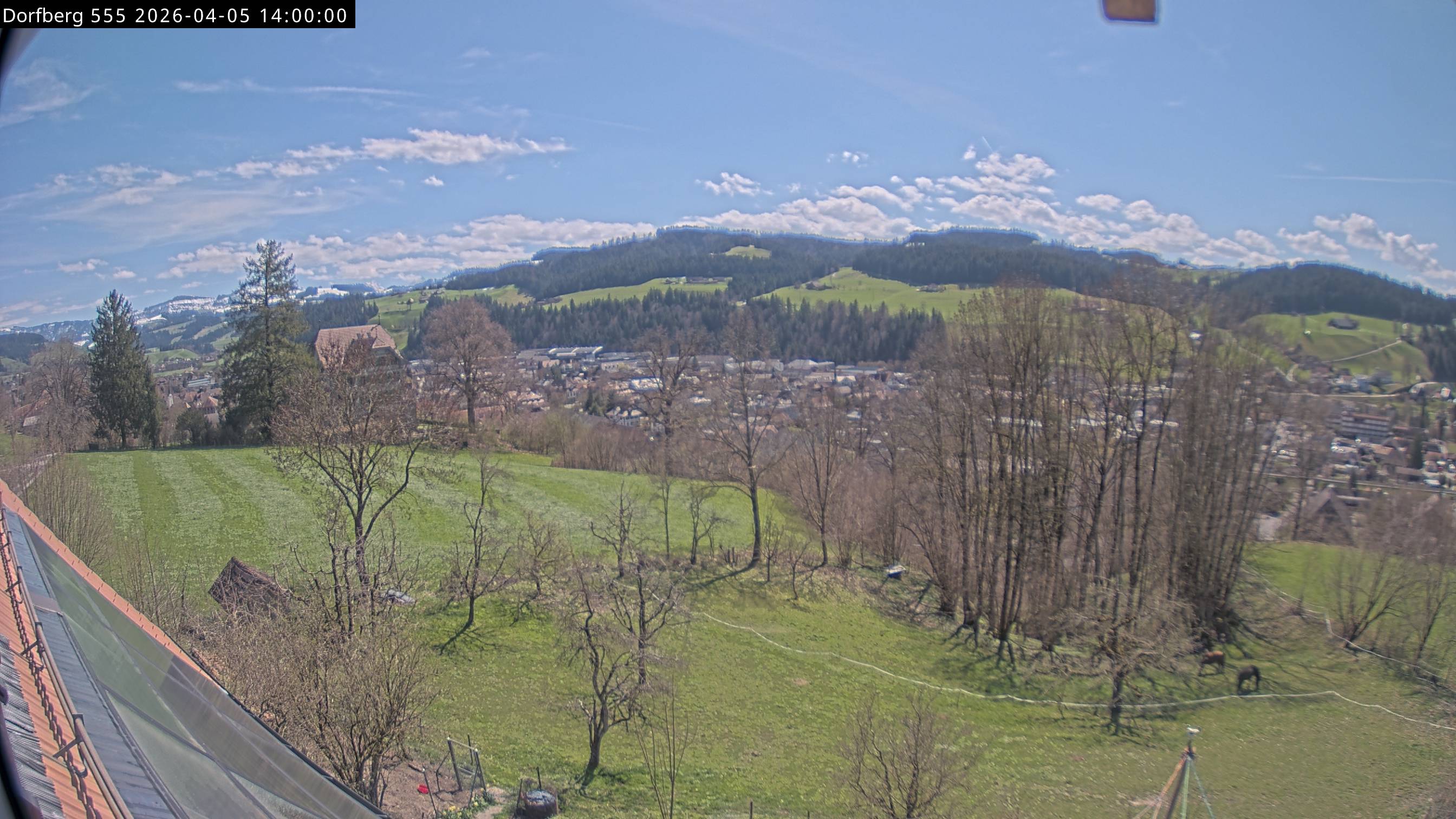 Webcam-Bild: Aussicht vom Dorfberg in Langnau 20260405-140000