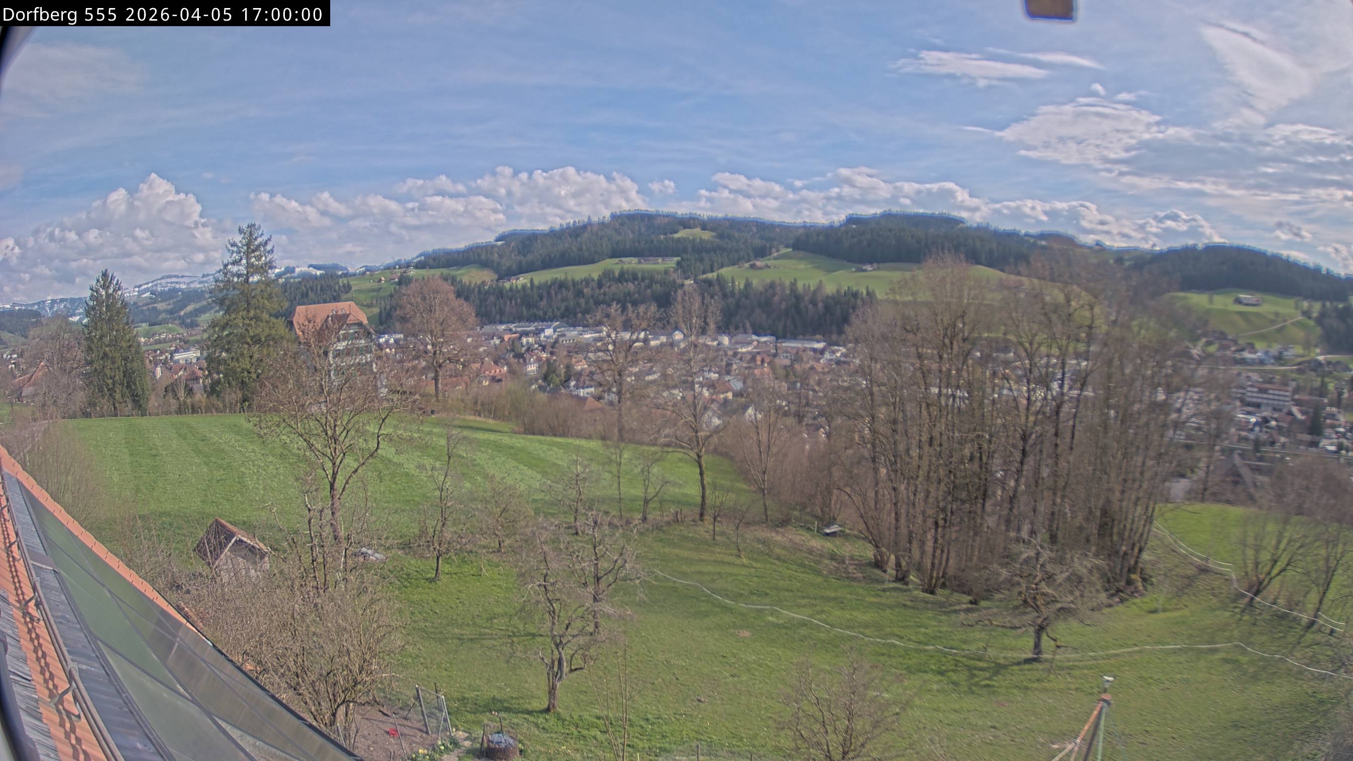 Webcam-Bild: Aussicht vom Dorfberg in Langnau 20260405-170000