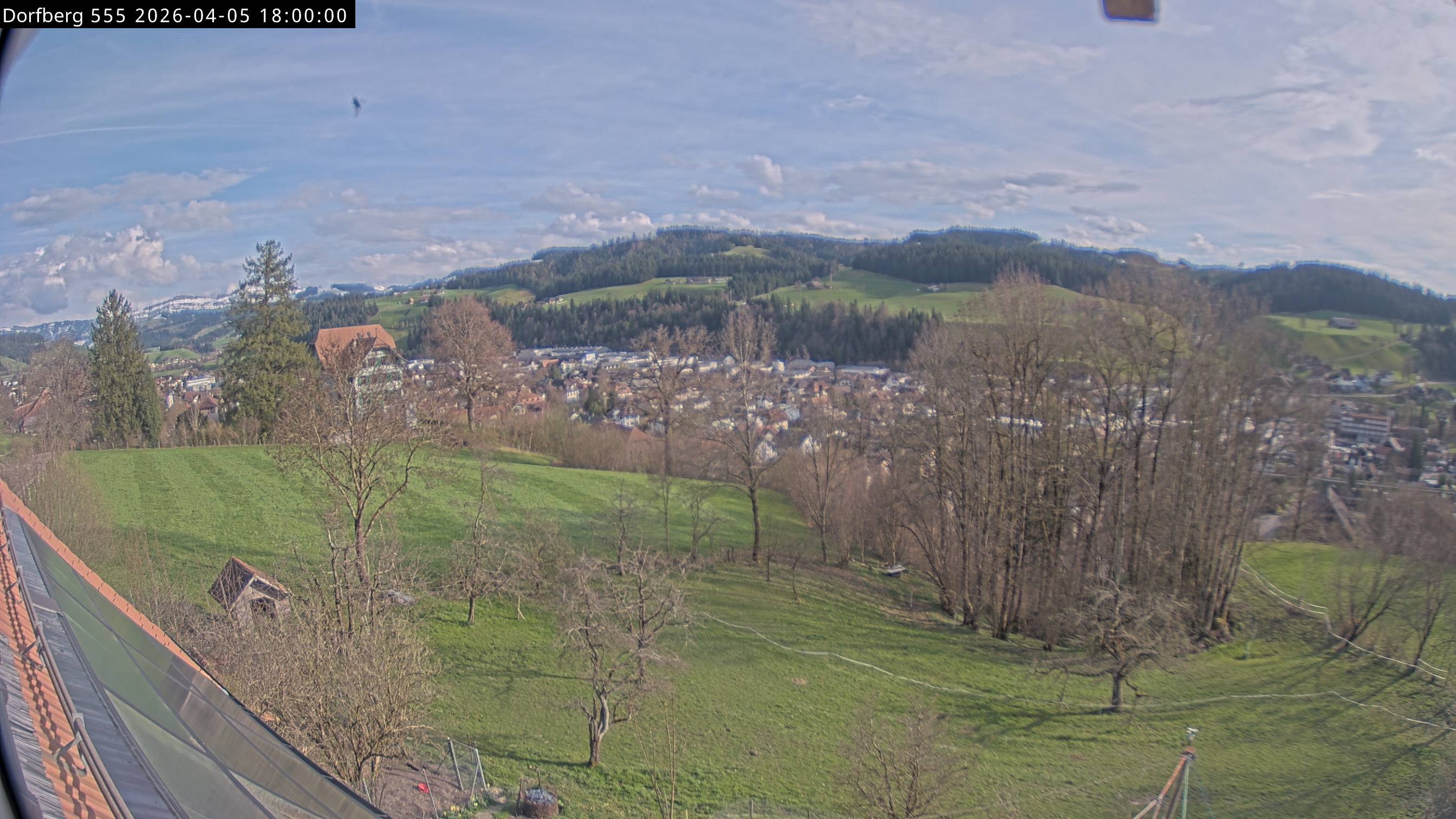 Webcam-Bild: Aussicht vom Dorfberg in Langnau 20260405-180000