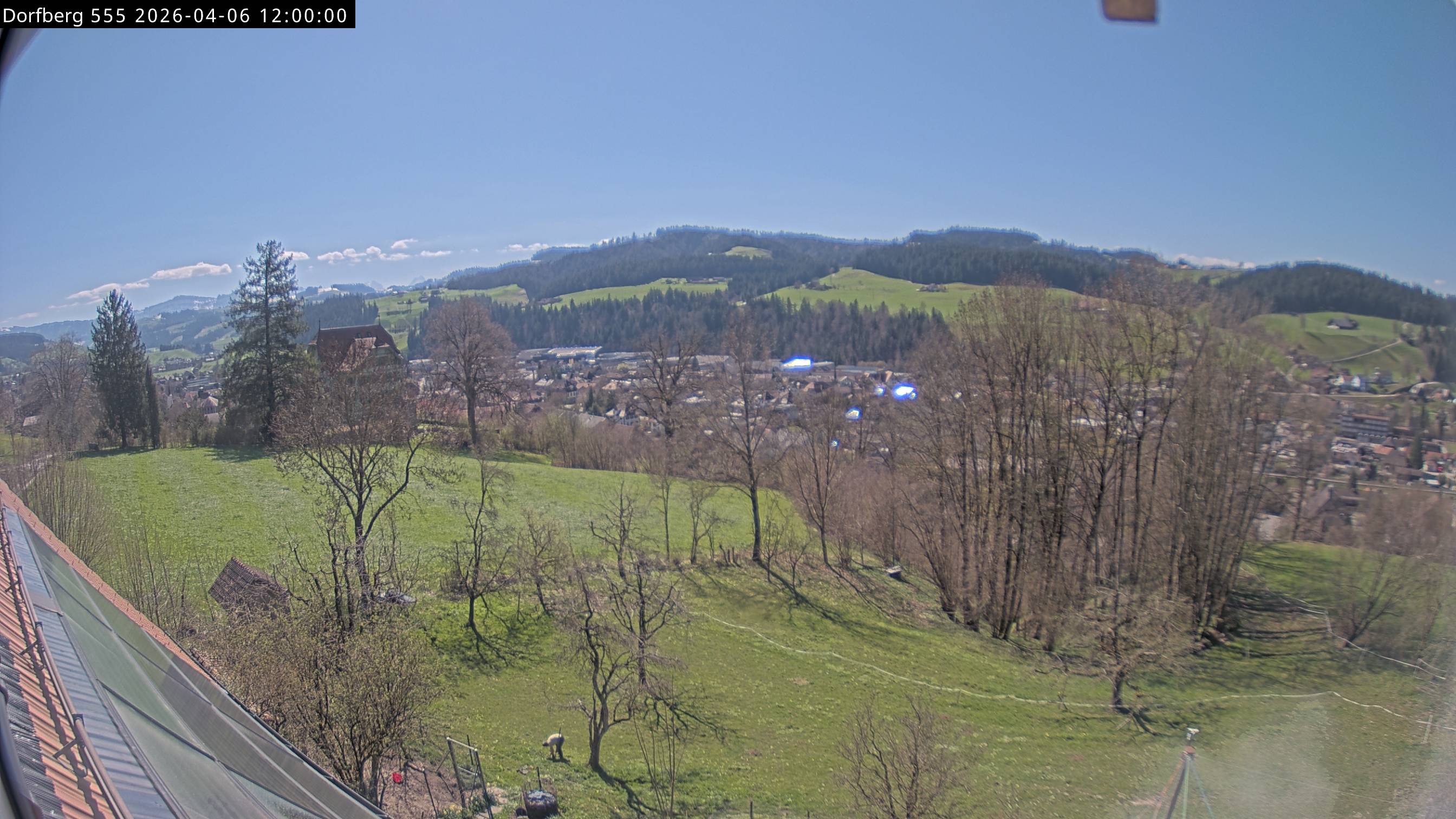 Webcam-Bild: Aussicht vom Dorfberg in Langnau 20260406-120000