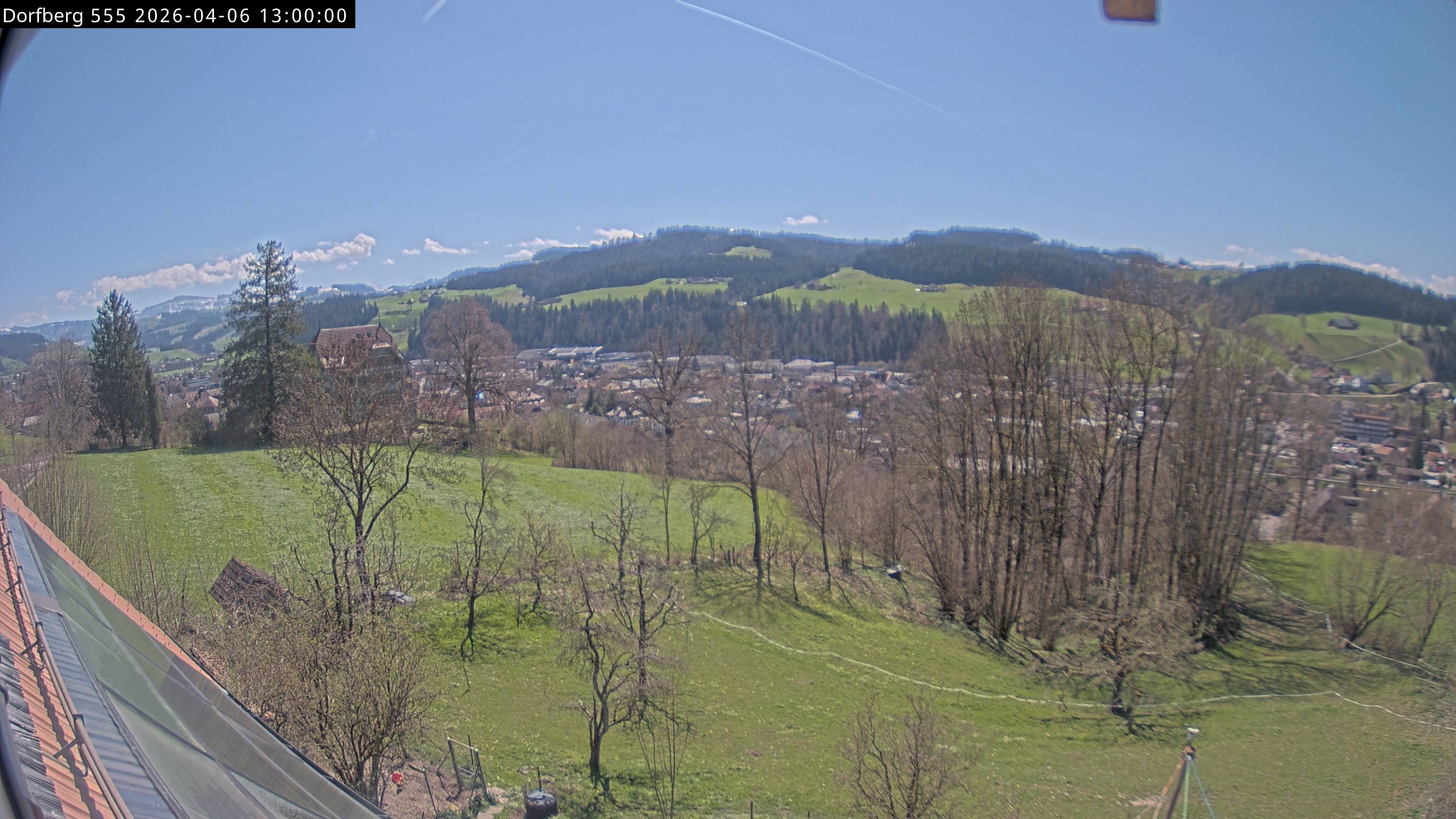 Webcam-Bild: Aussicht vom Dorfberg in Langnau 20260406-130000