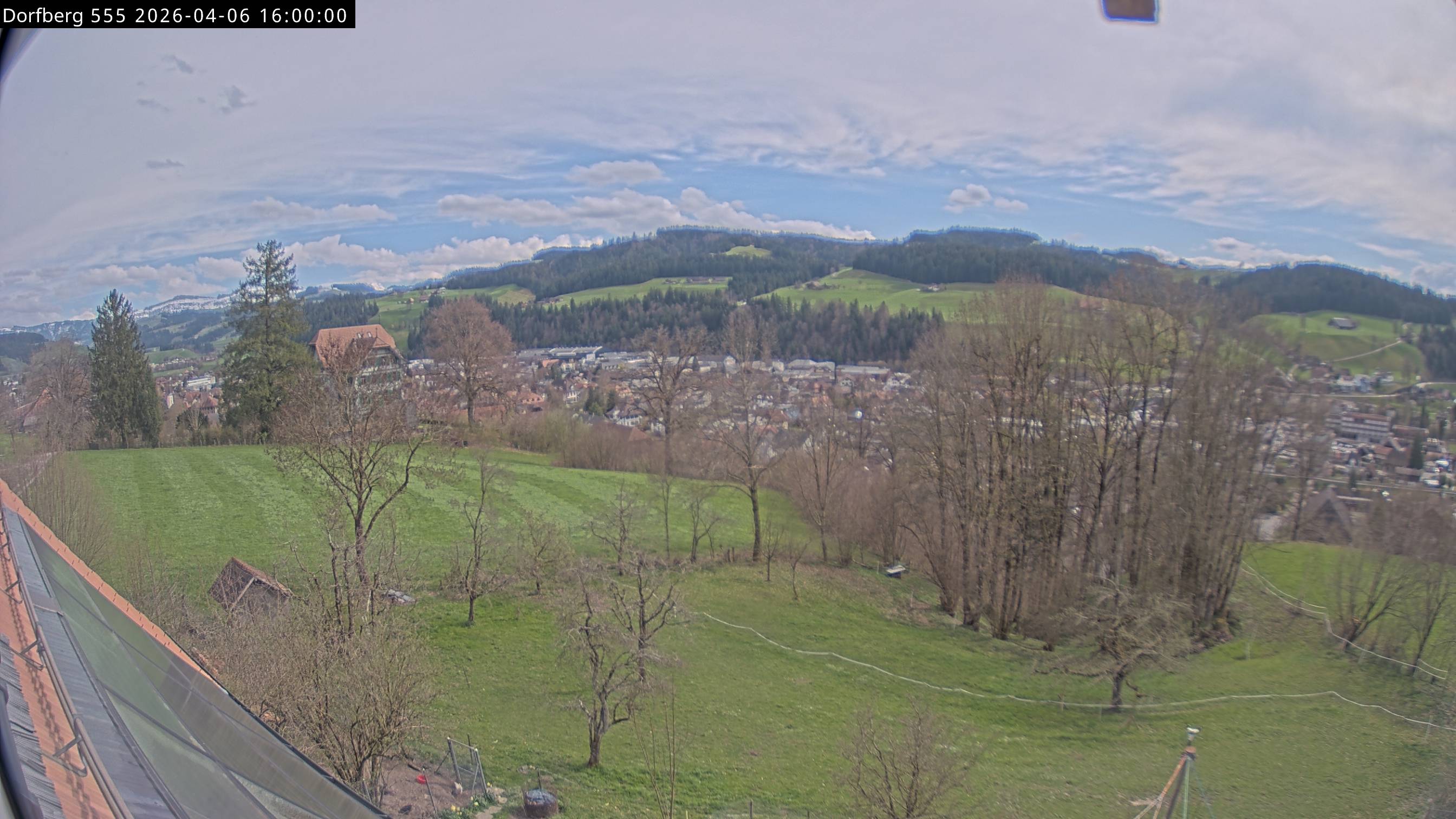 Webcam-Bild: Aussicht vom Dorfberg in Langnau 20260406-160000