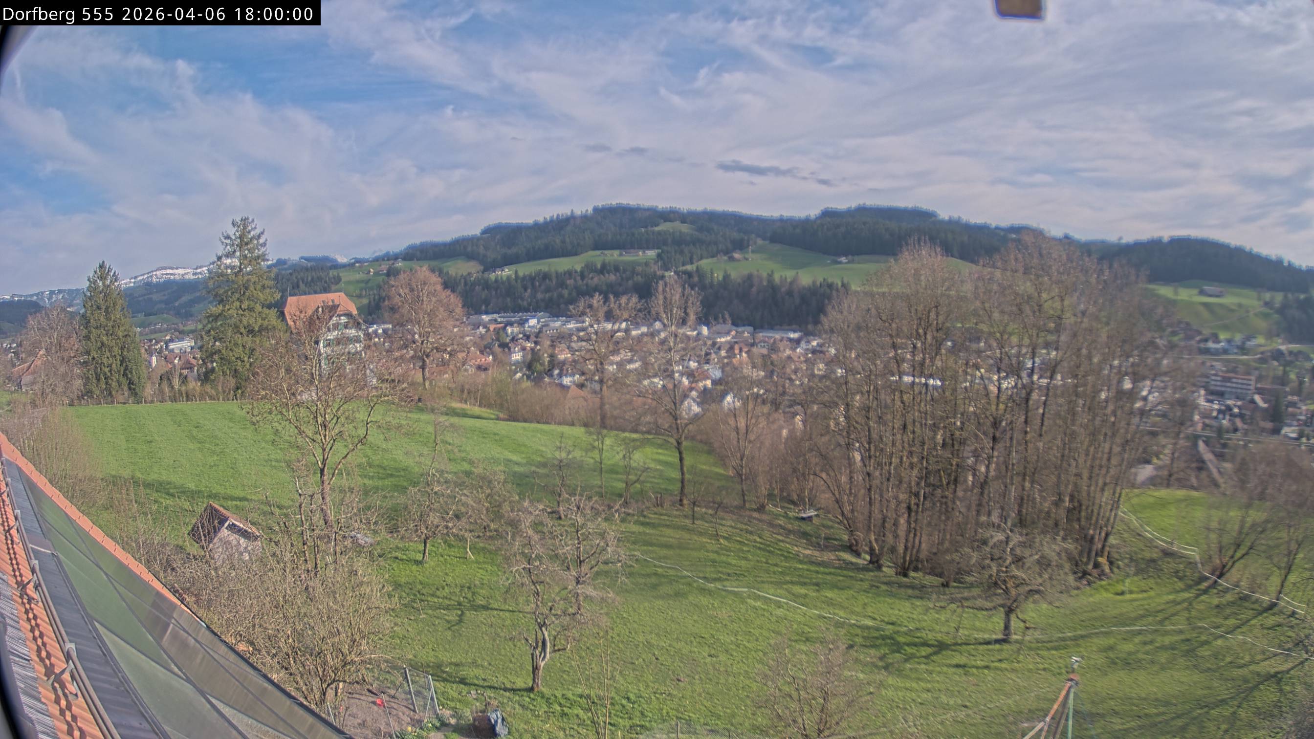 Webcam-Bild: Aussicht vom Dorfberg in Langnau 20260406-180000
