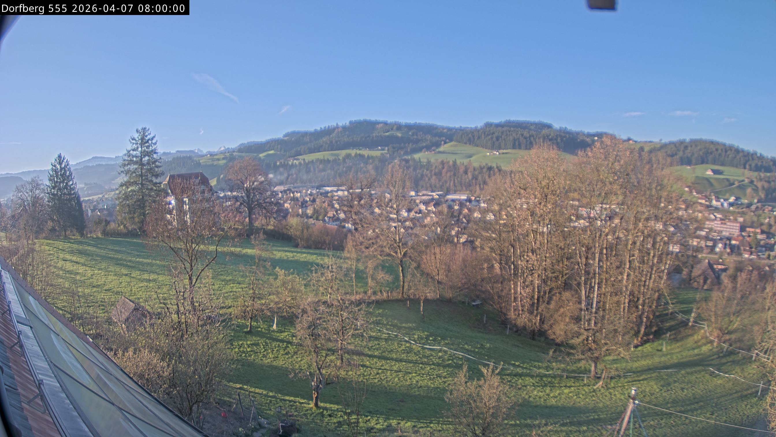 Webcam-Bild: Aussicht vom Dorfberg in Langnau 20260407-080000