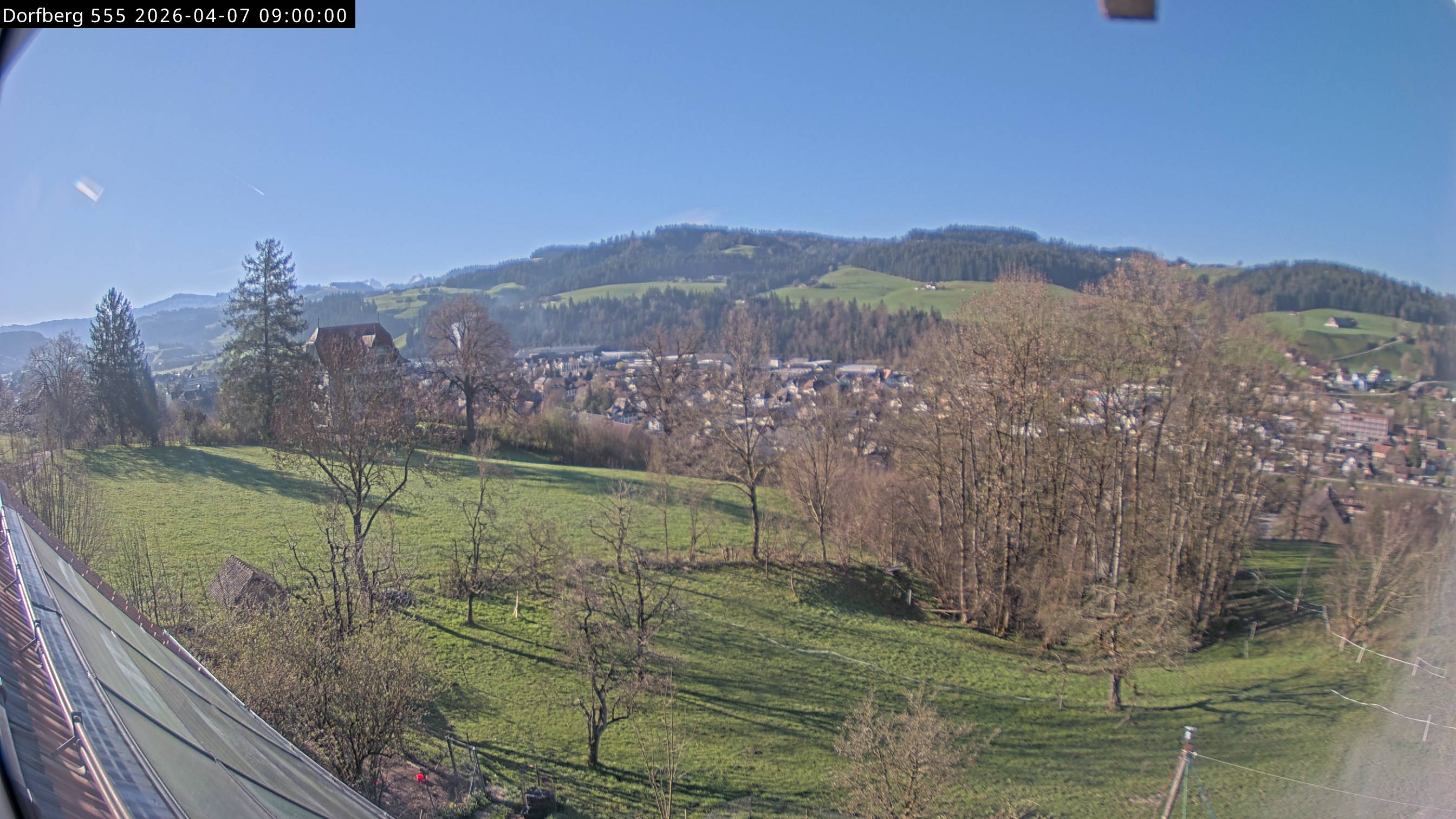 Webcam-Bild: Aussicht vom Dorfberg in Langnau 20260407-090000