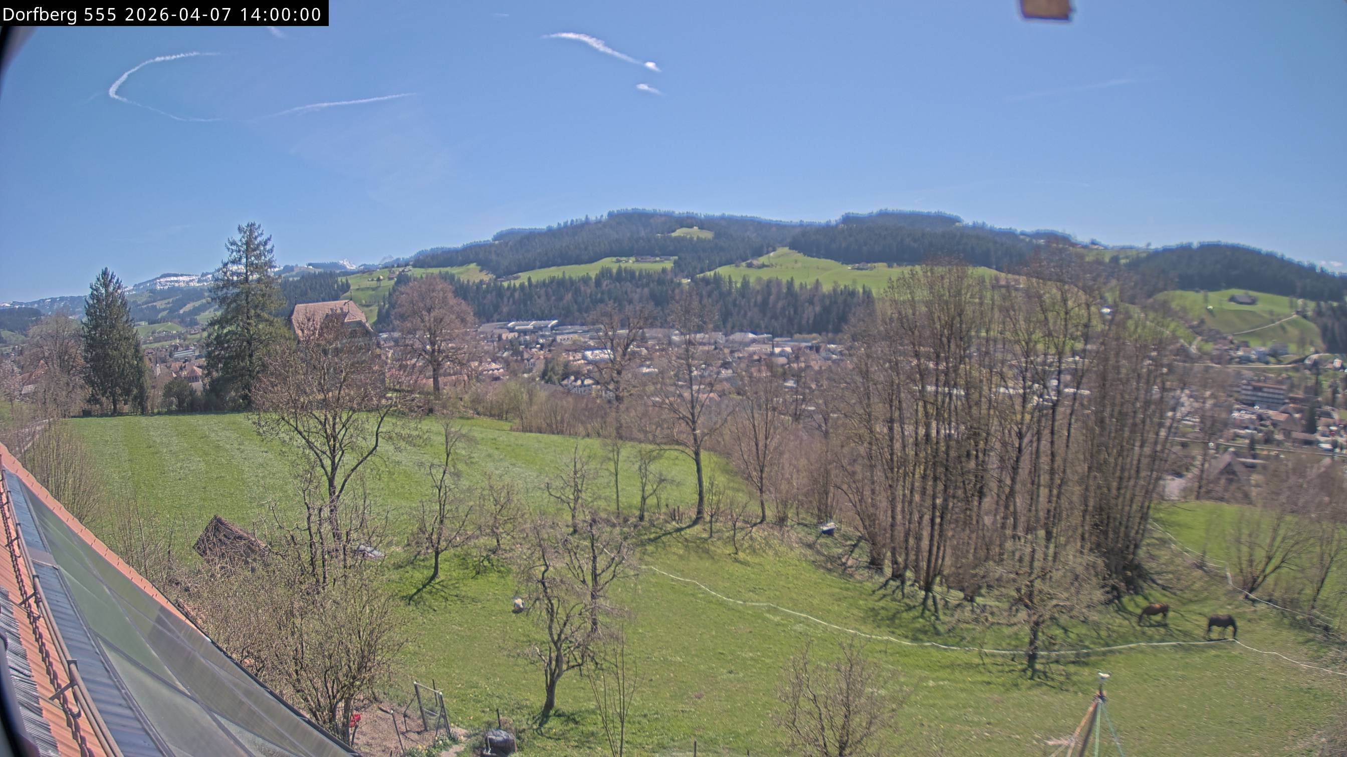 Webcam-Bild: Aussicht vom Dorfberg in Langnau 20260407-140000