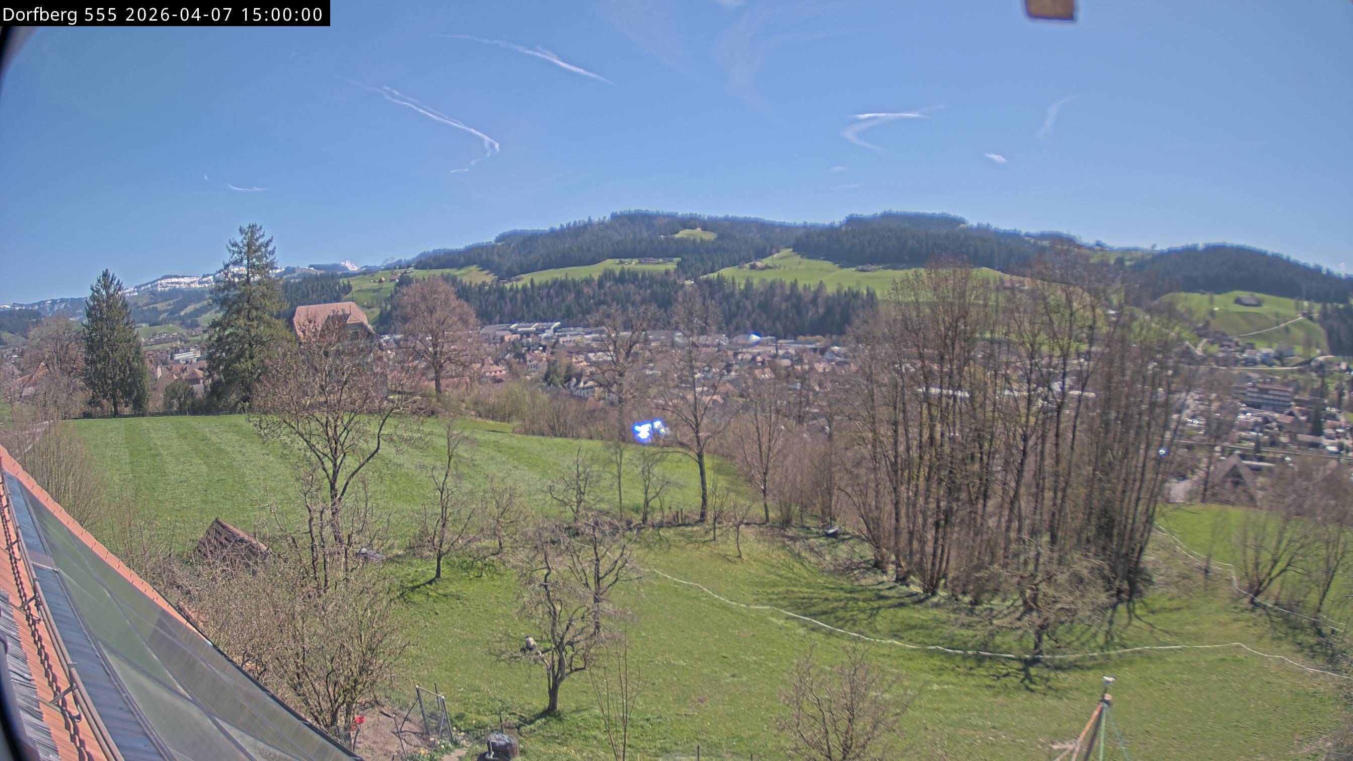 Webcam-Bild: Aussicht vom Dorfberg in Langnau 20260407-150000