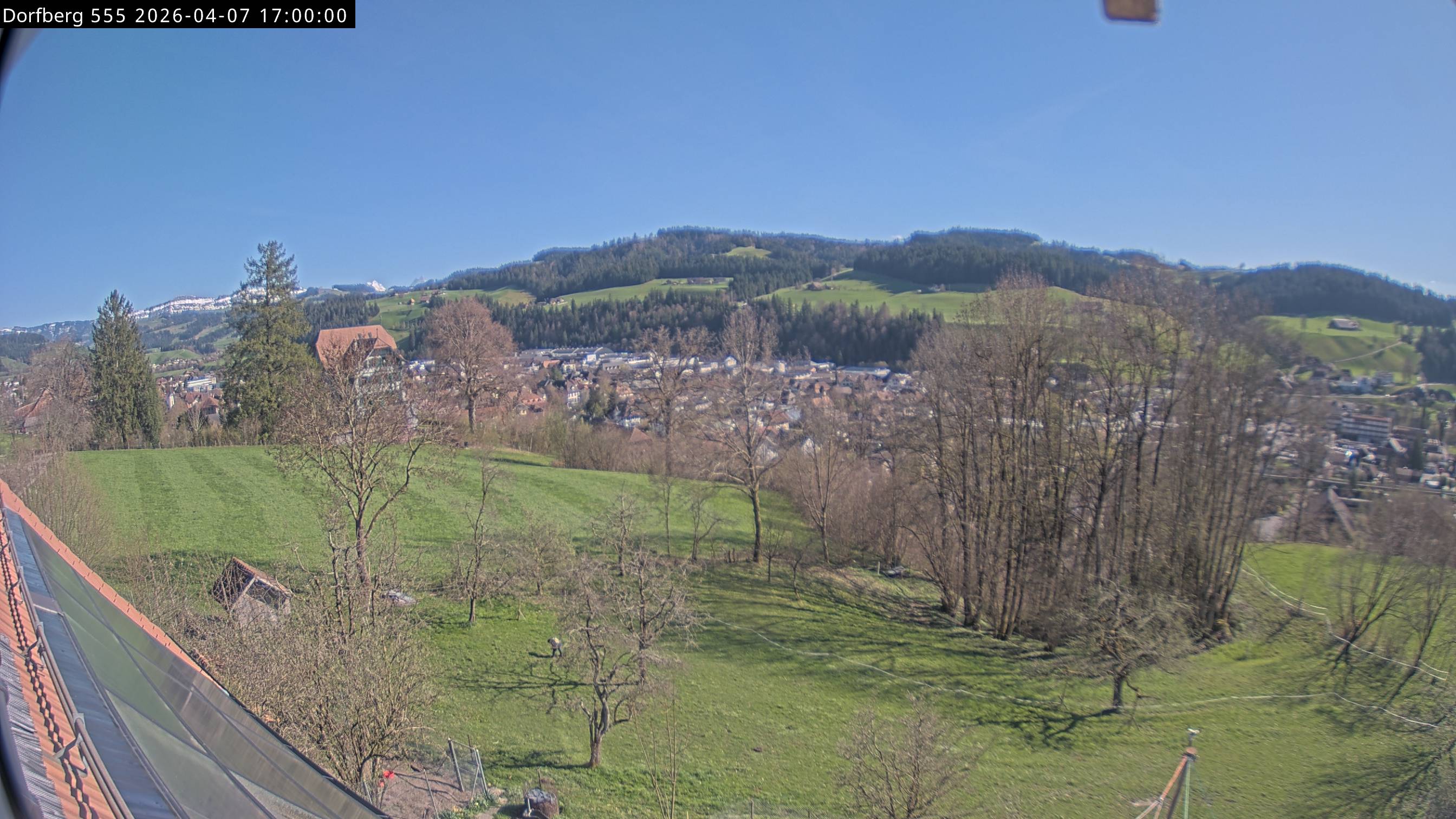 Webcam-Bild: Aussicht vom Dorfberg in Langnau 20260407-170000