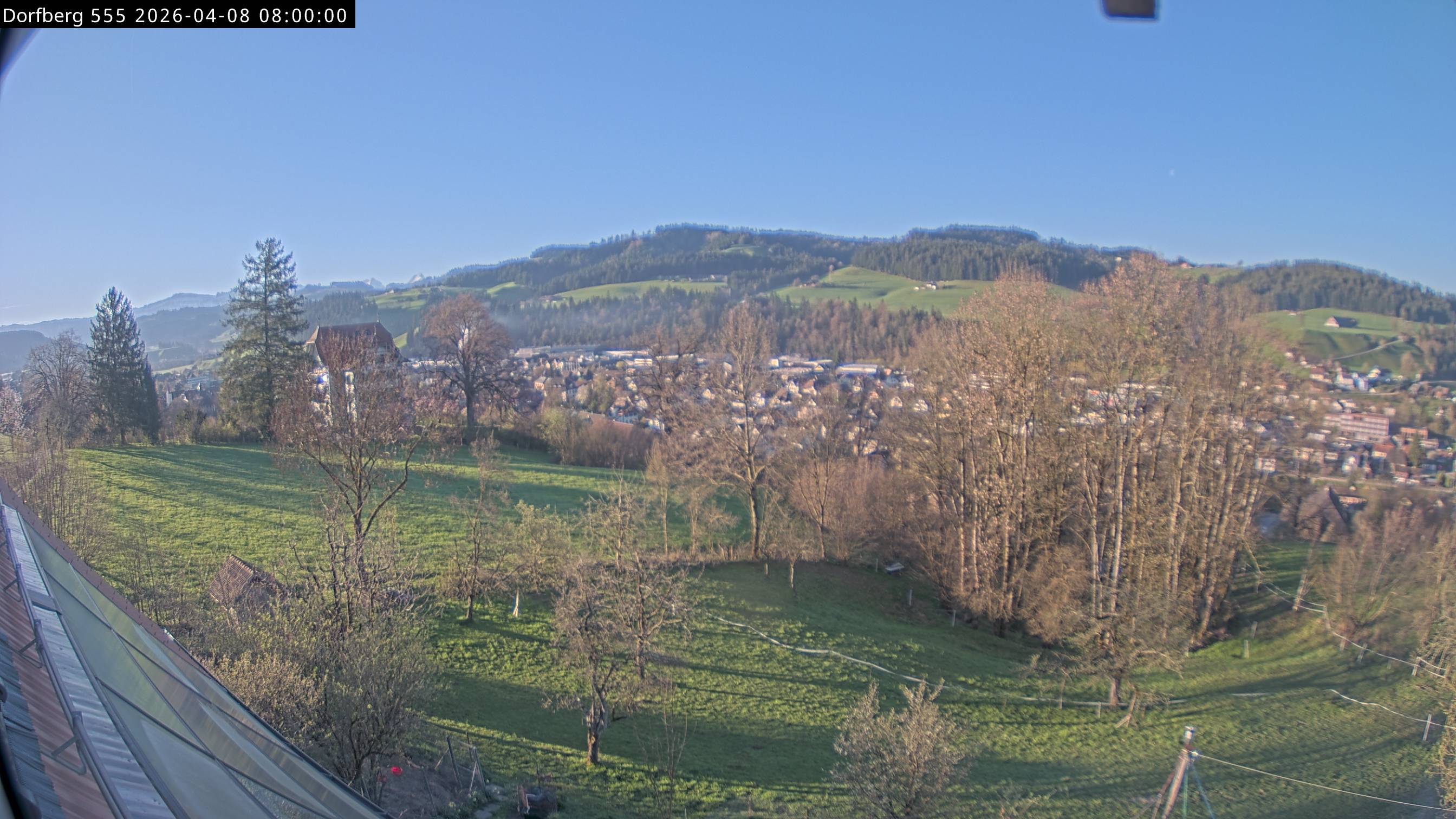 Webcam-Bild: Aussicht vom Dorfberg in Langnau 20260408-080000