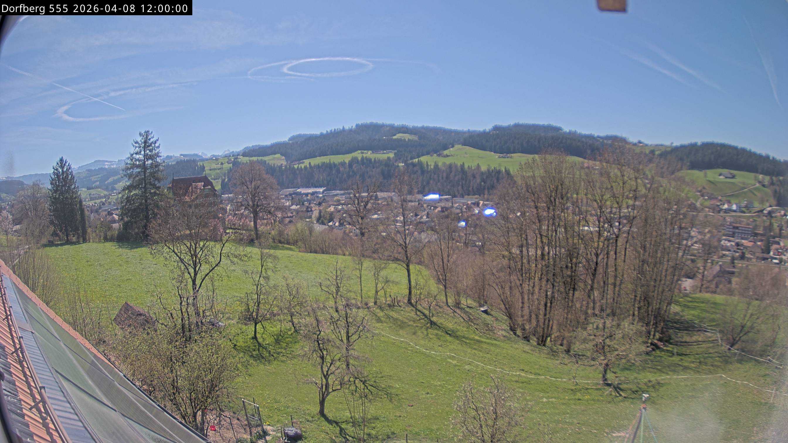 Webcam-Bild: Aussicht vom Dorfberg in Langnau 20260408-120000
