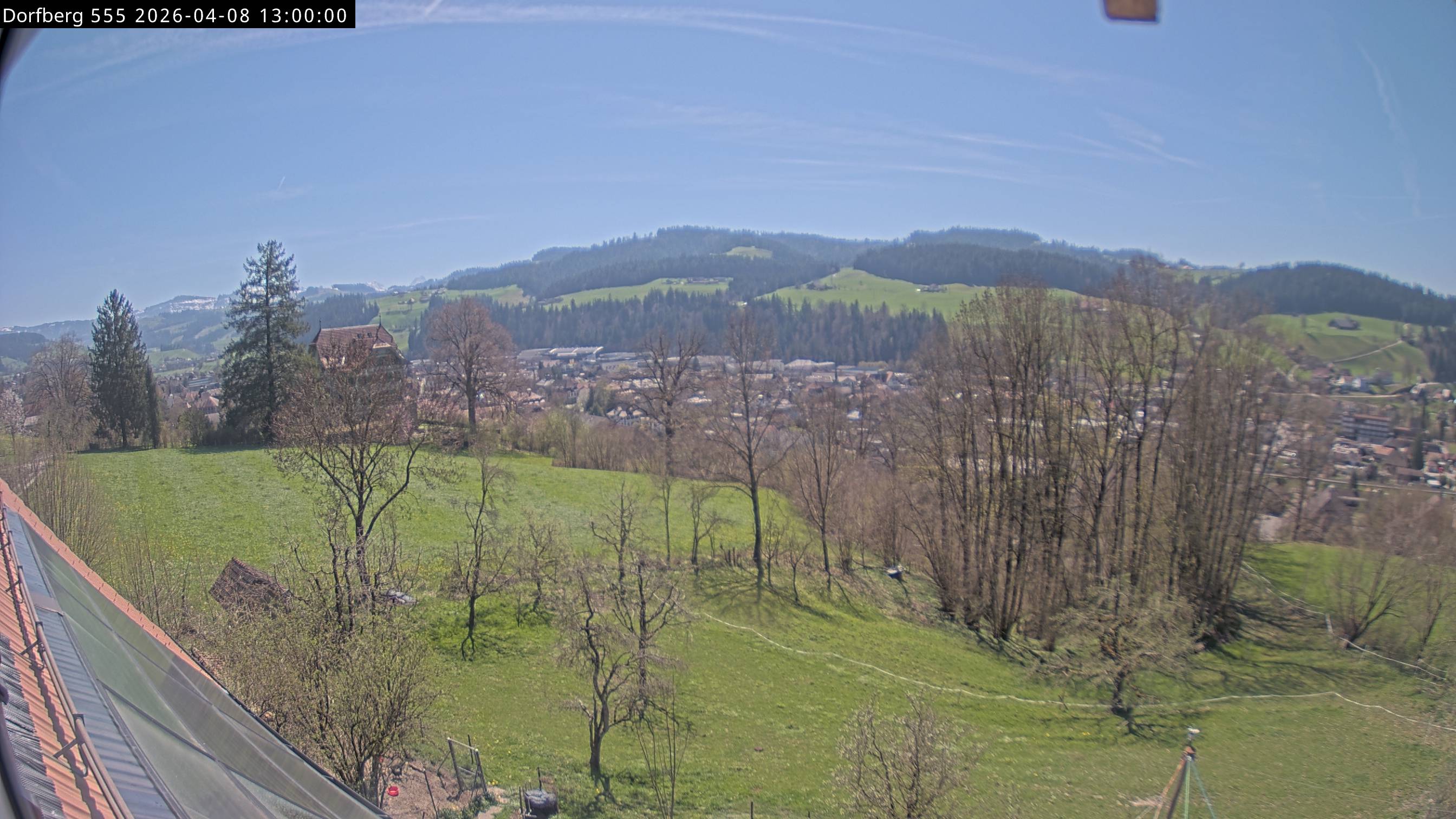 Webcam-Bild: Aussicht vom Dorfberg in Langnau 20260408-130000