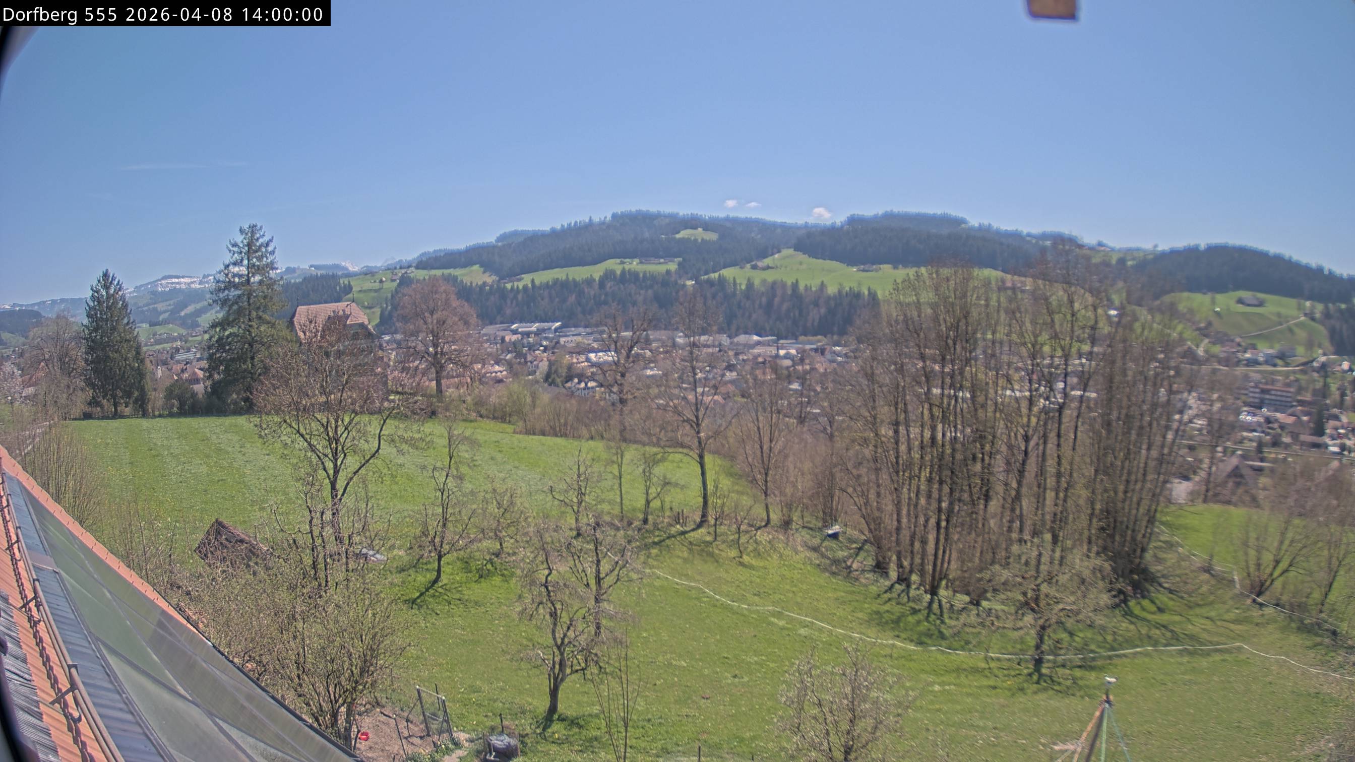 Webcam-Bild: Aussicht vom Dorfberg in Langnau 20260408-140000