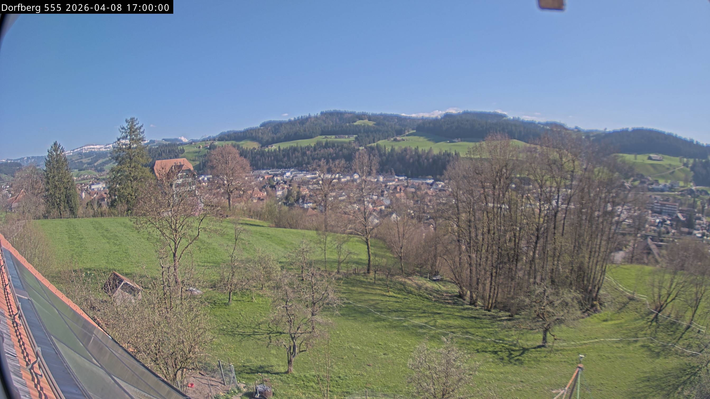 Webcam-Bild: Aussicht vom Dorfberg in Langnau 20260408-170000