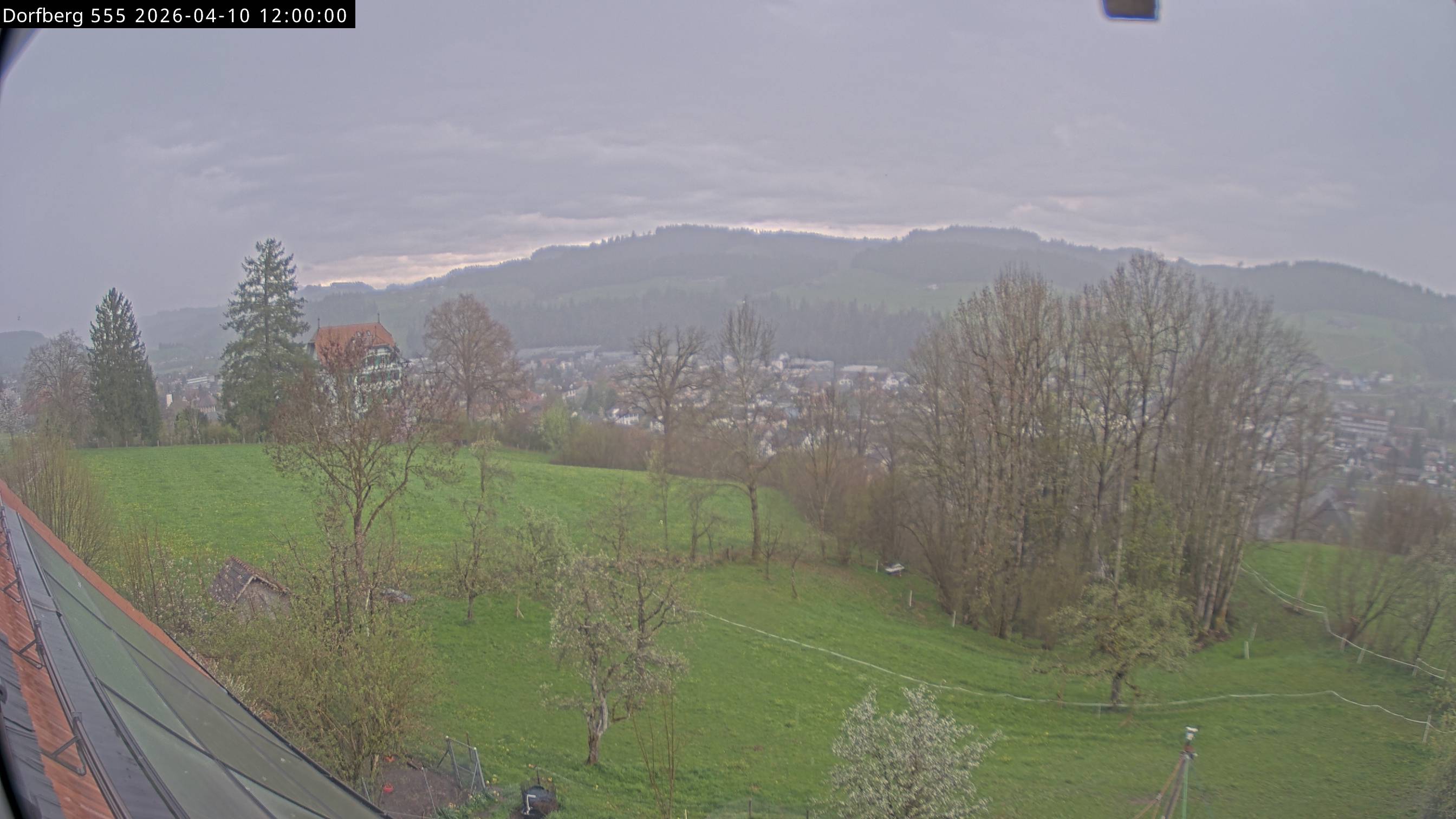 Webcam-Bild: Aussicht vom Dorfberg in Langnau 20260410-120000