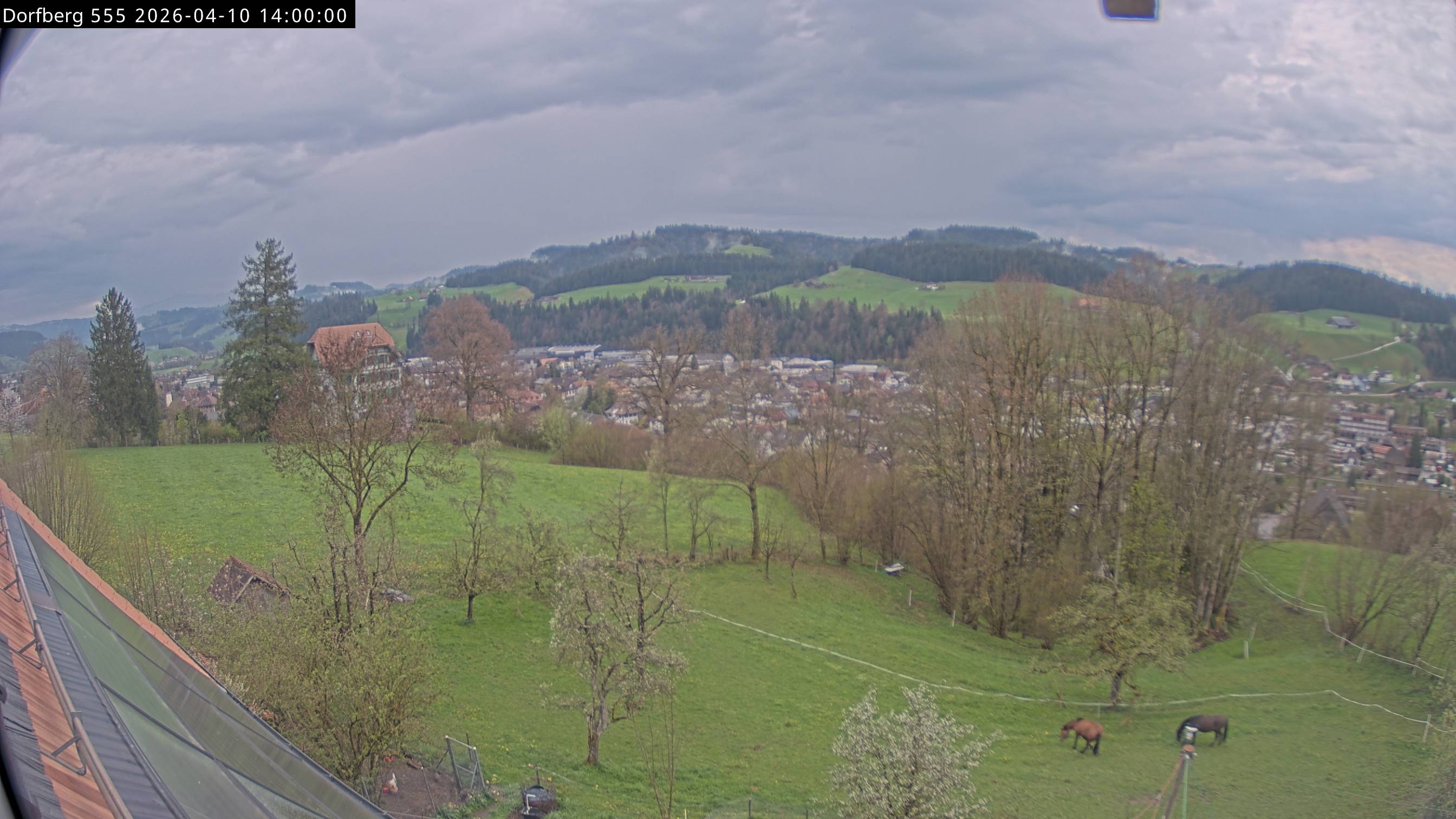 Webcam-Bild: Aussicht vom Dorfberg in Langnau 20260410-140000