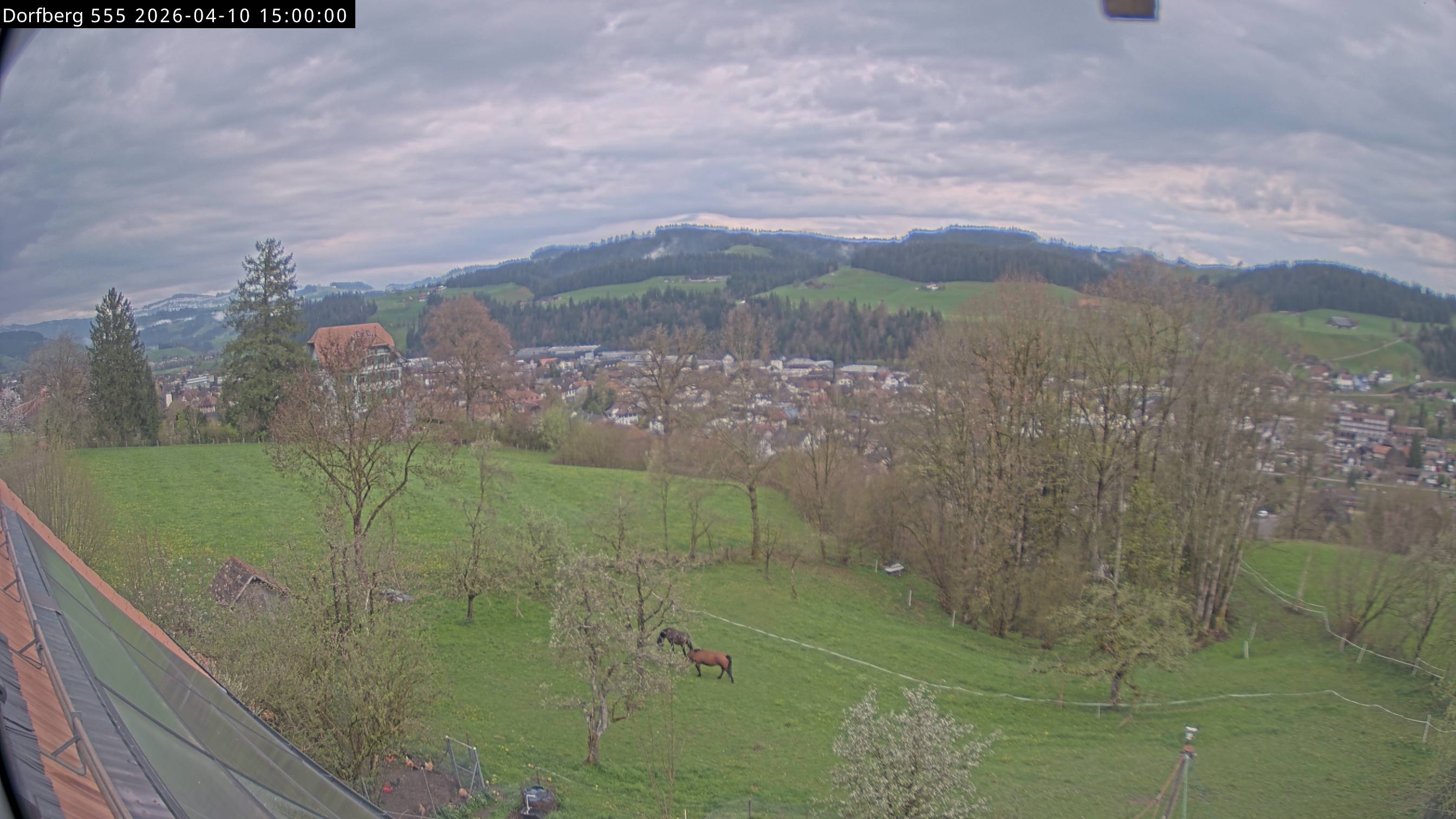 Webcam-Bild: Aussicht vom Dorfberg in Langnau 20260410-150000
