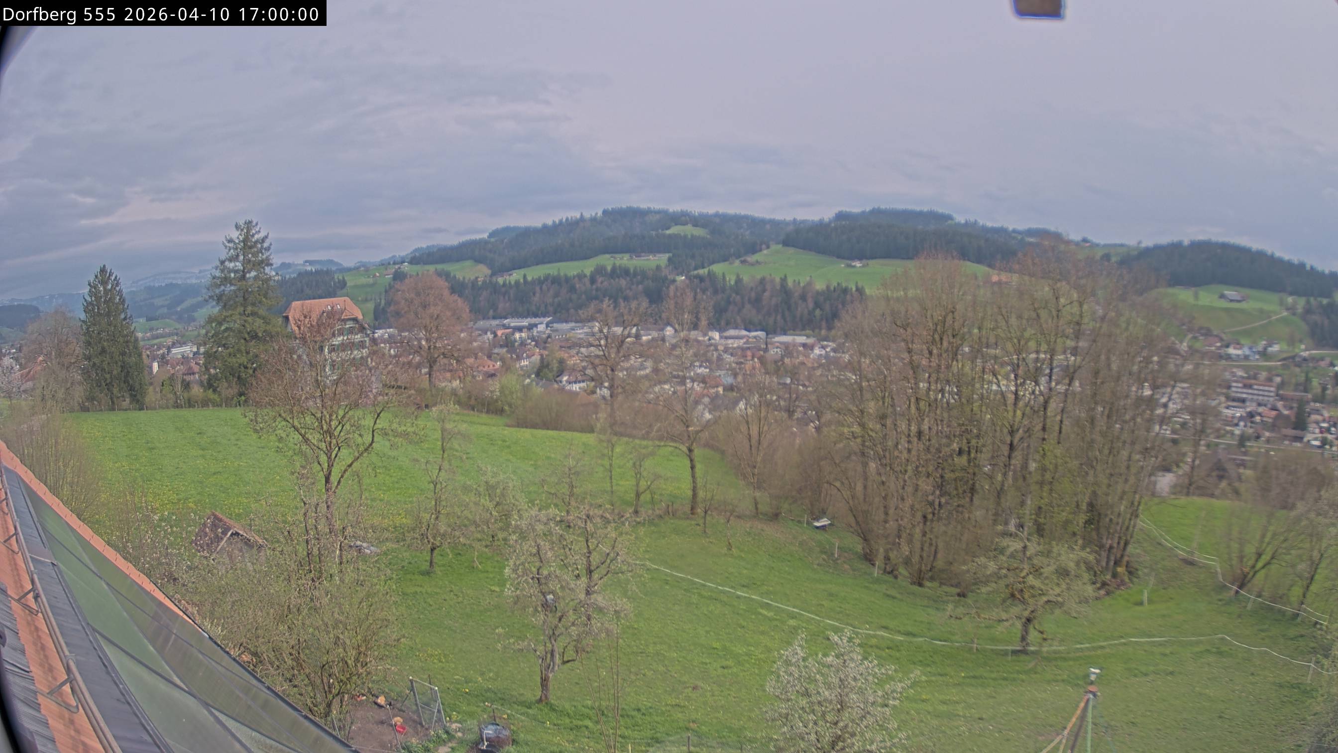 Webcam-Bild: Aussicht vom Dorfberg in Langnau 20260410-170000