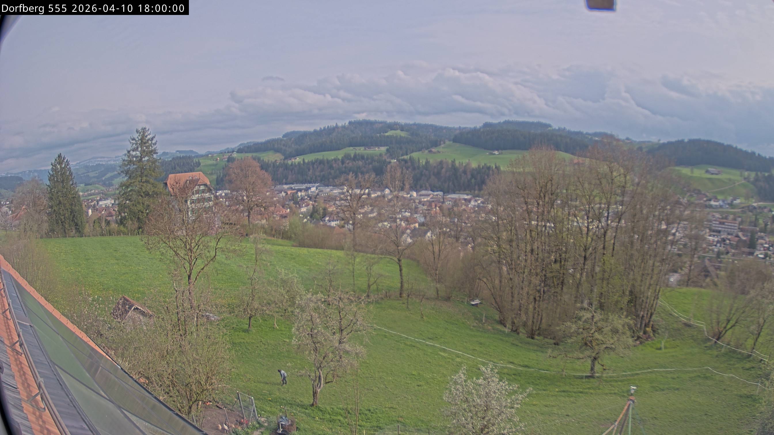 Webcam-Bild: Aussicht vom Dorfberg in Langnau 20260410-180000