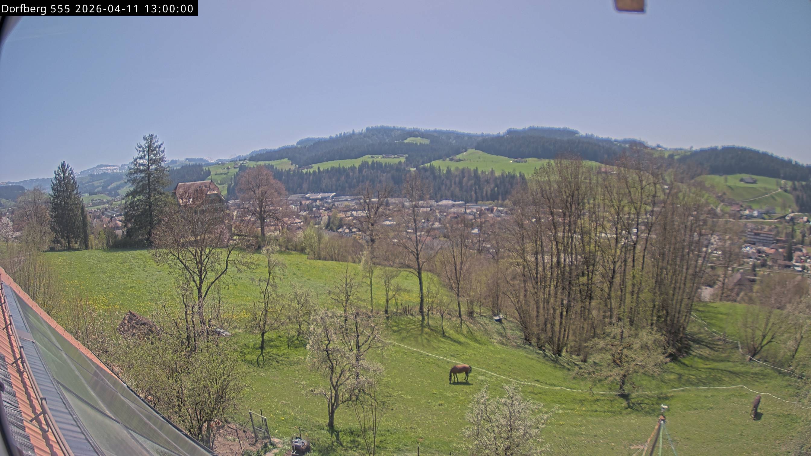 Webcam-Bild: Aussicht vom Dorfberg in Langnau 20260411-130000