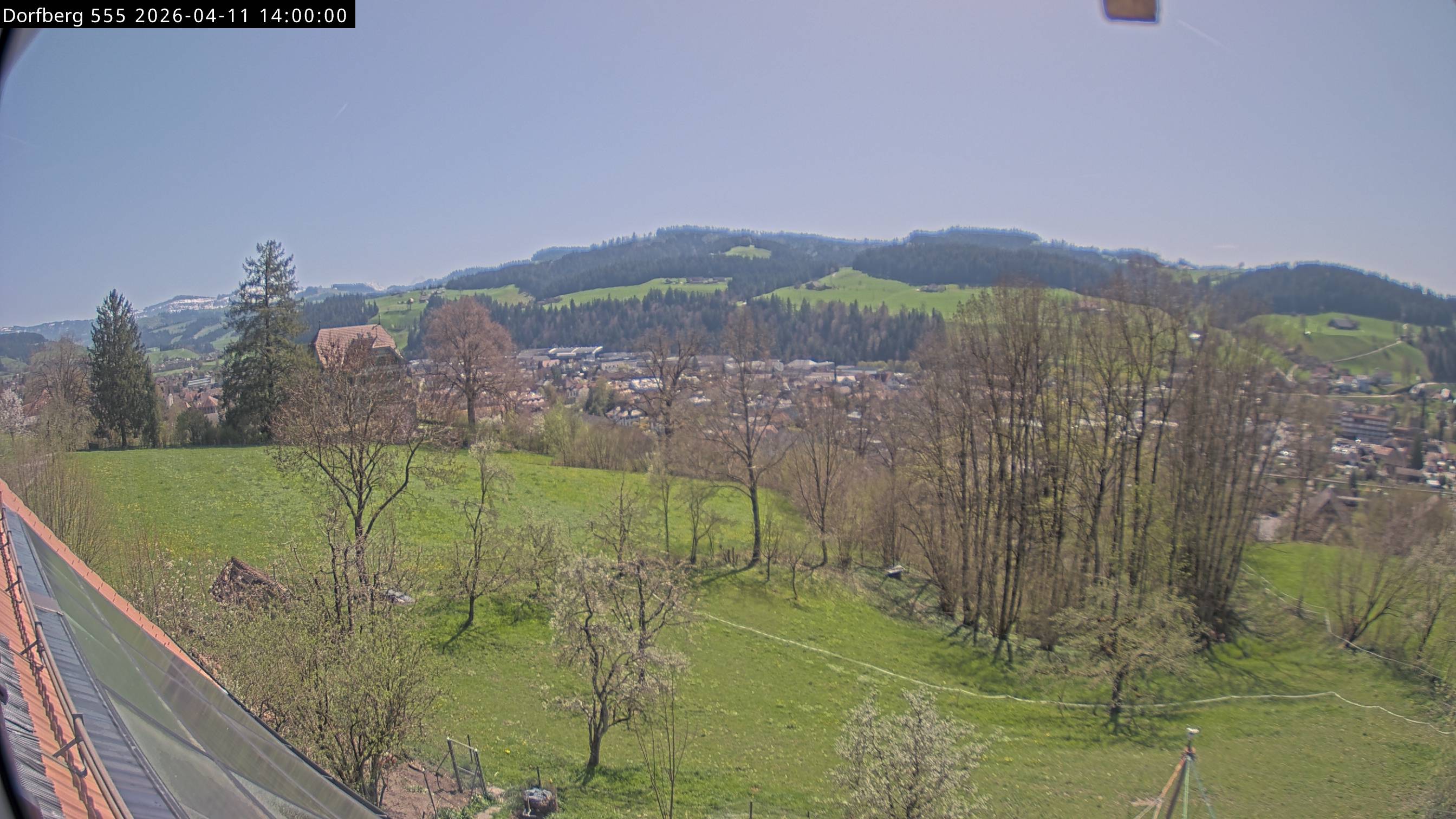 Webcam-Bild: Aussicht vom Dorfberg in Langnau 20260411-140000