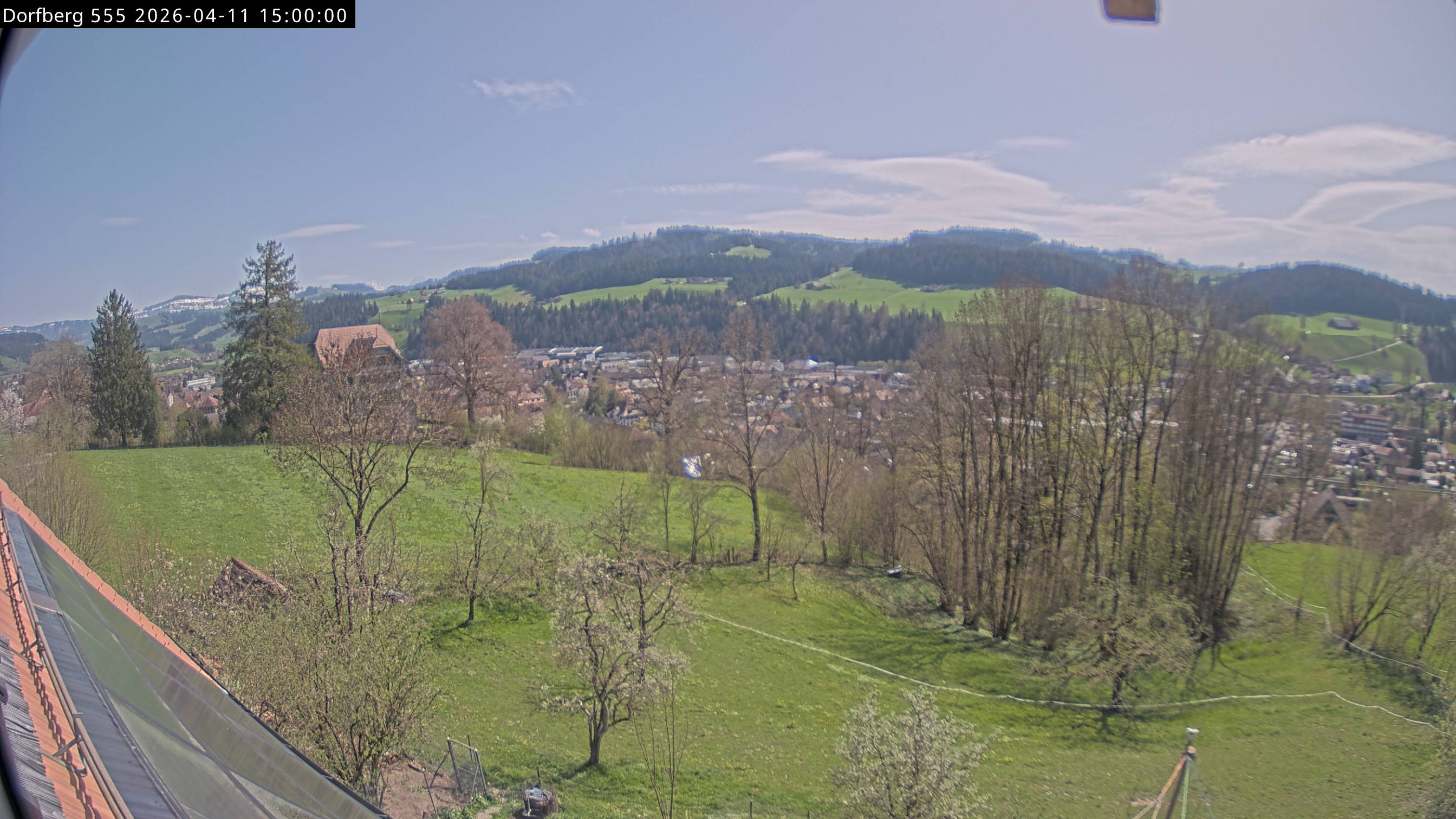 Webcam-Bild: Aussicht vom Dorfberg in Langnau 20260411-150000