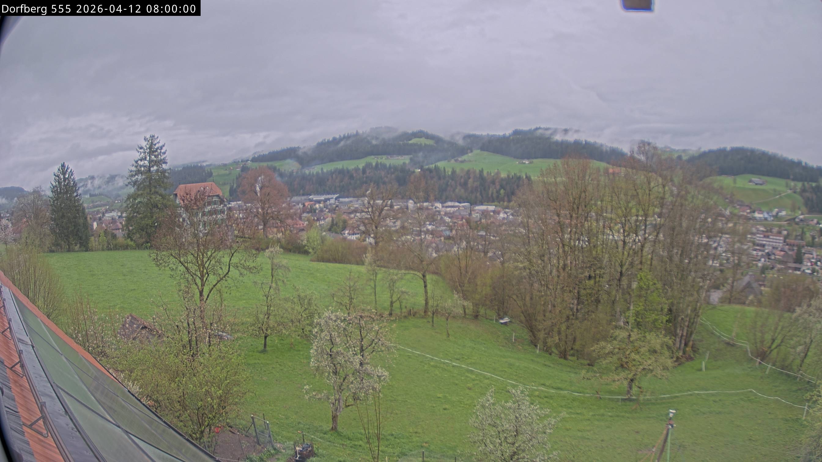 Webcam-Bild: Aussicht vom Dorfberg in Langnau 20260412-080000