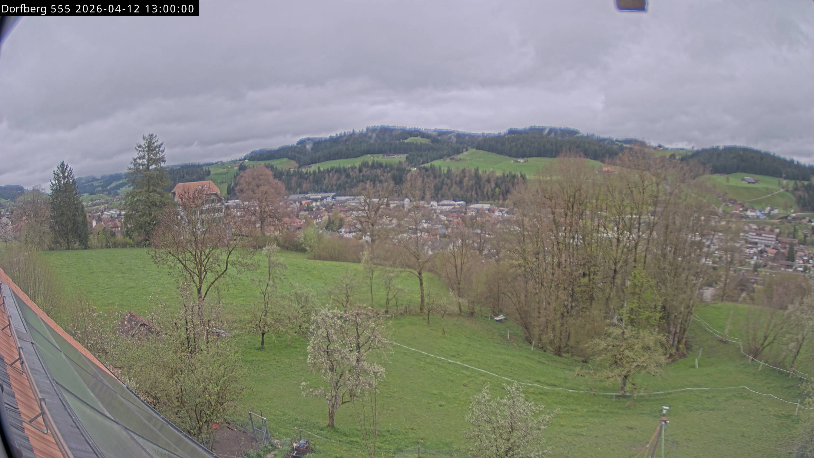 Webcam-Bild: Aussicht vom Dorfberg in Langnau 20260412-130000